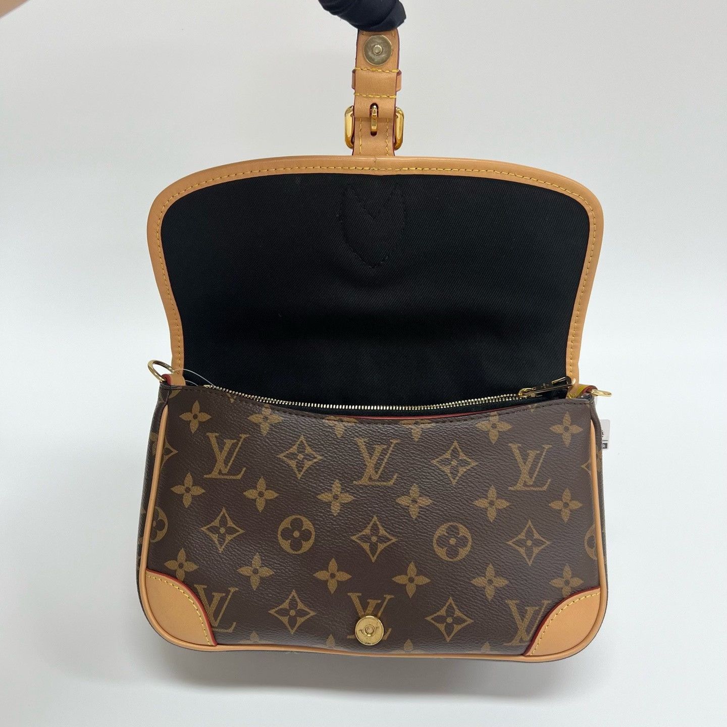 Louis Vuitton Pre-loved Bag Very good condition Size ONE SIZE - 7 Thumbnail