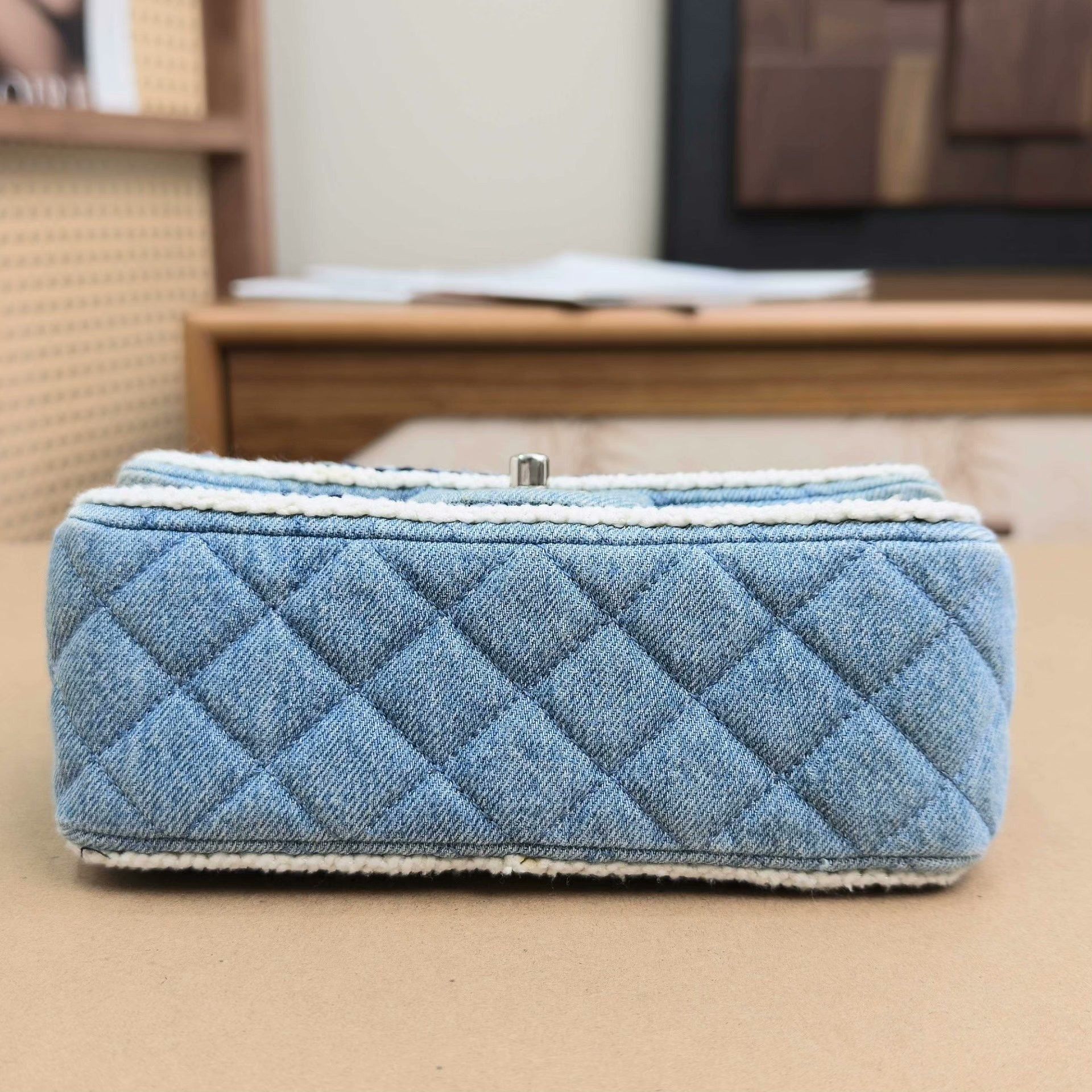 Chanel Pre-loved Bag Very good condition Size ONE SIZE - 5 Thumbnail
