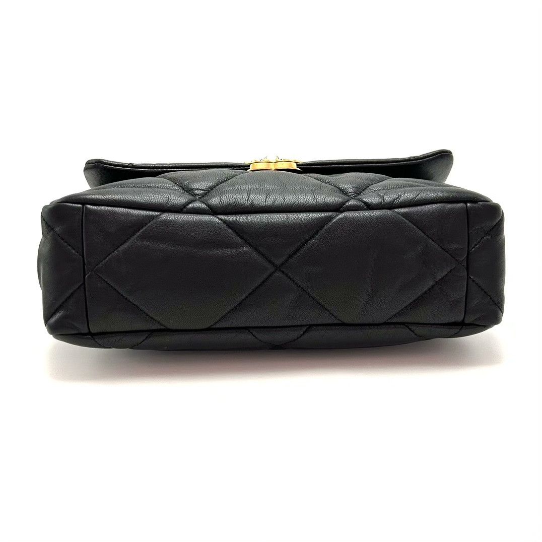 Chanel Pre-loved Bag Very good condition Size ONE SIZE - 5 Thumbnail