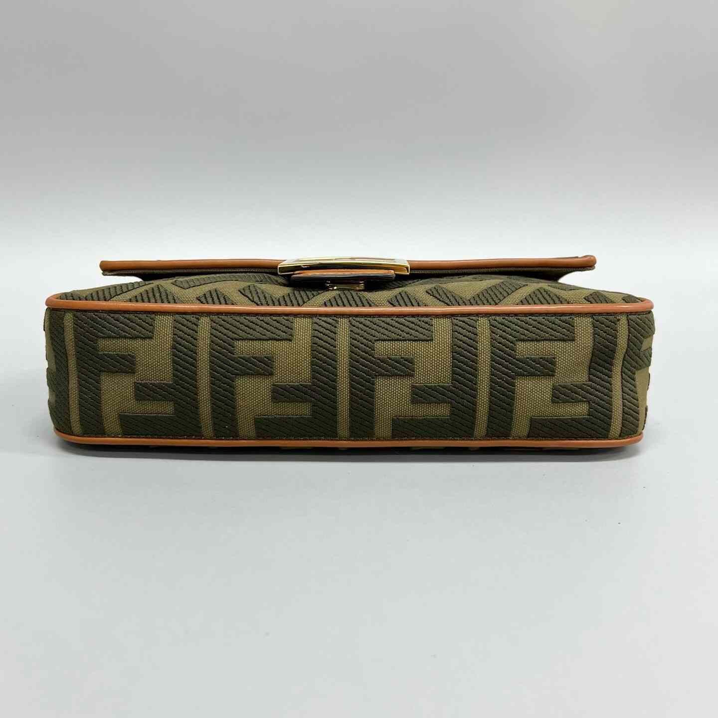 Fendi Pre-loved Bag Very good condition Size ONE SIZE - 3 Thumbnail