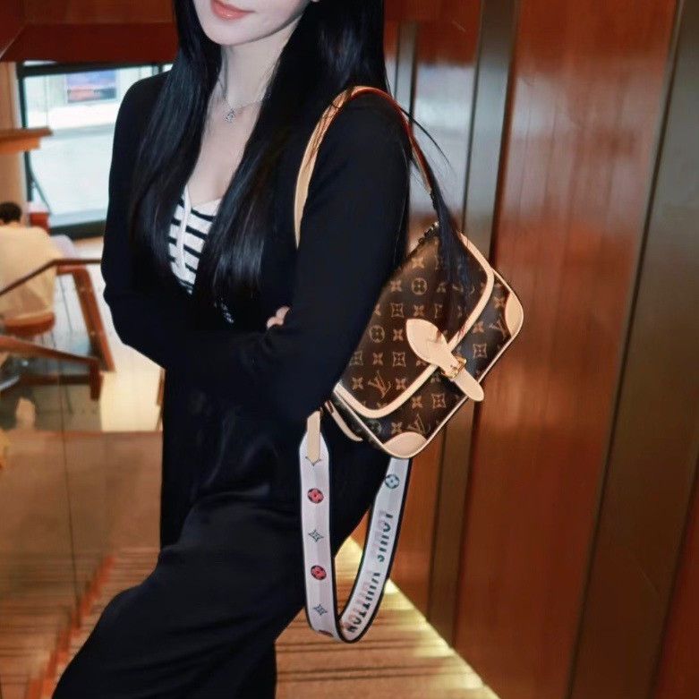 Louis Vuitton Pre-loved Bag Very good condition Size ONE SIZE - 4 Thumbnail