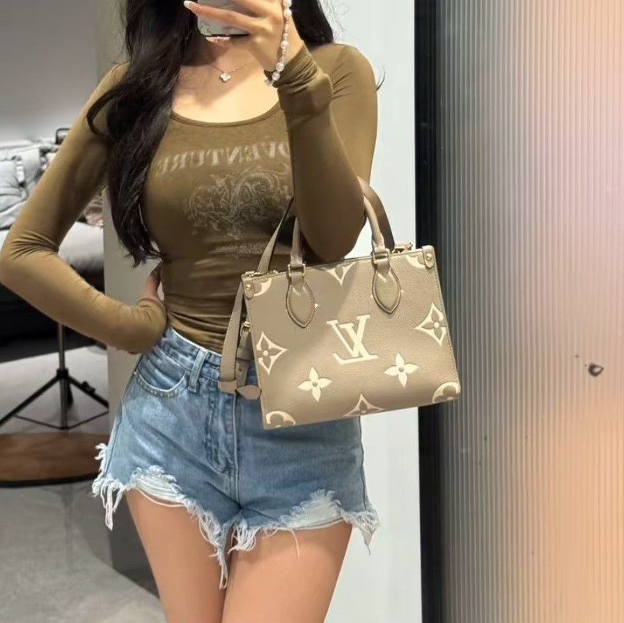 Louis Vuitton Pre-loved Bag Very good condition Size ONE SIZE - 4 Thumbnail