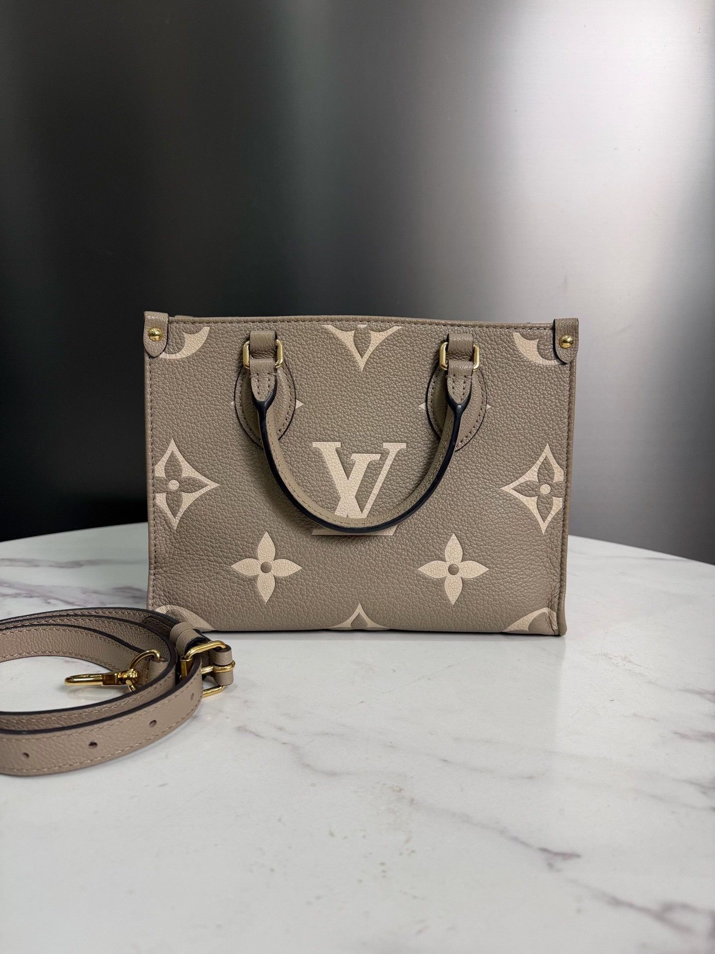 Louis Vuitton Pre-loved Bag Very good condition Size ONE SIZE - 3 Thumbnail