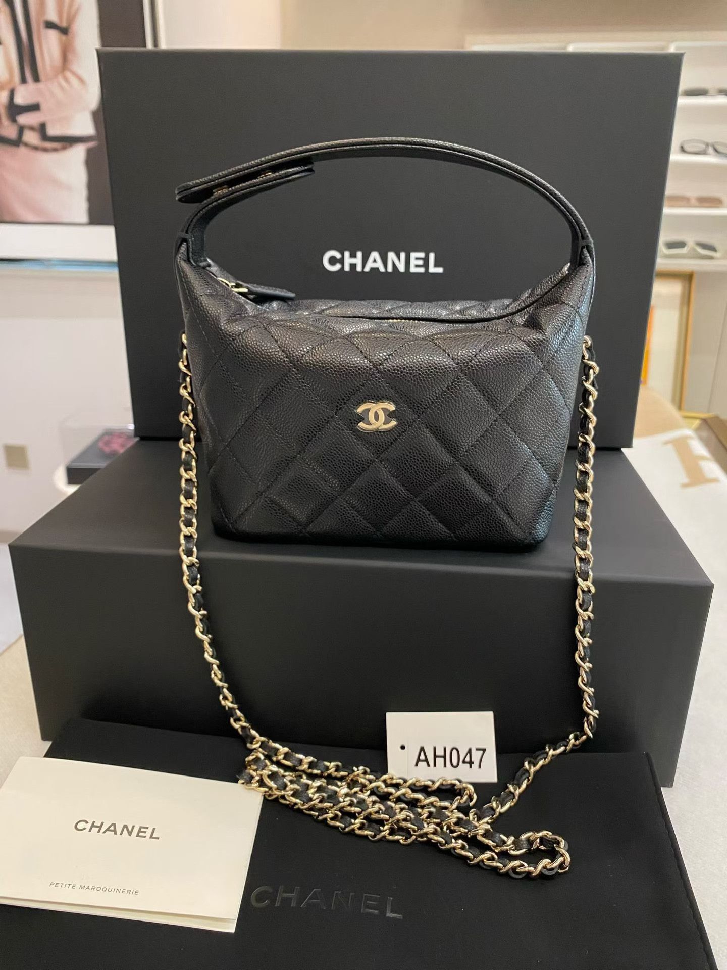 Chanel Pre-loved Bag Very good condition Size ONE SIZE - 4 Thumbnail