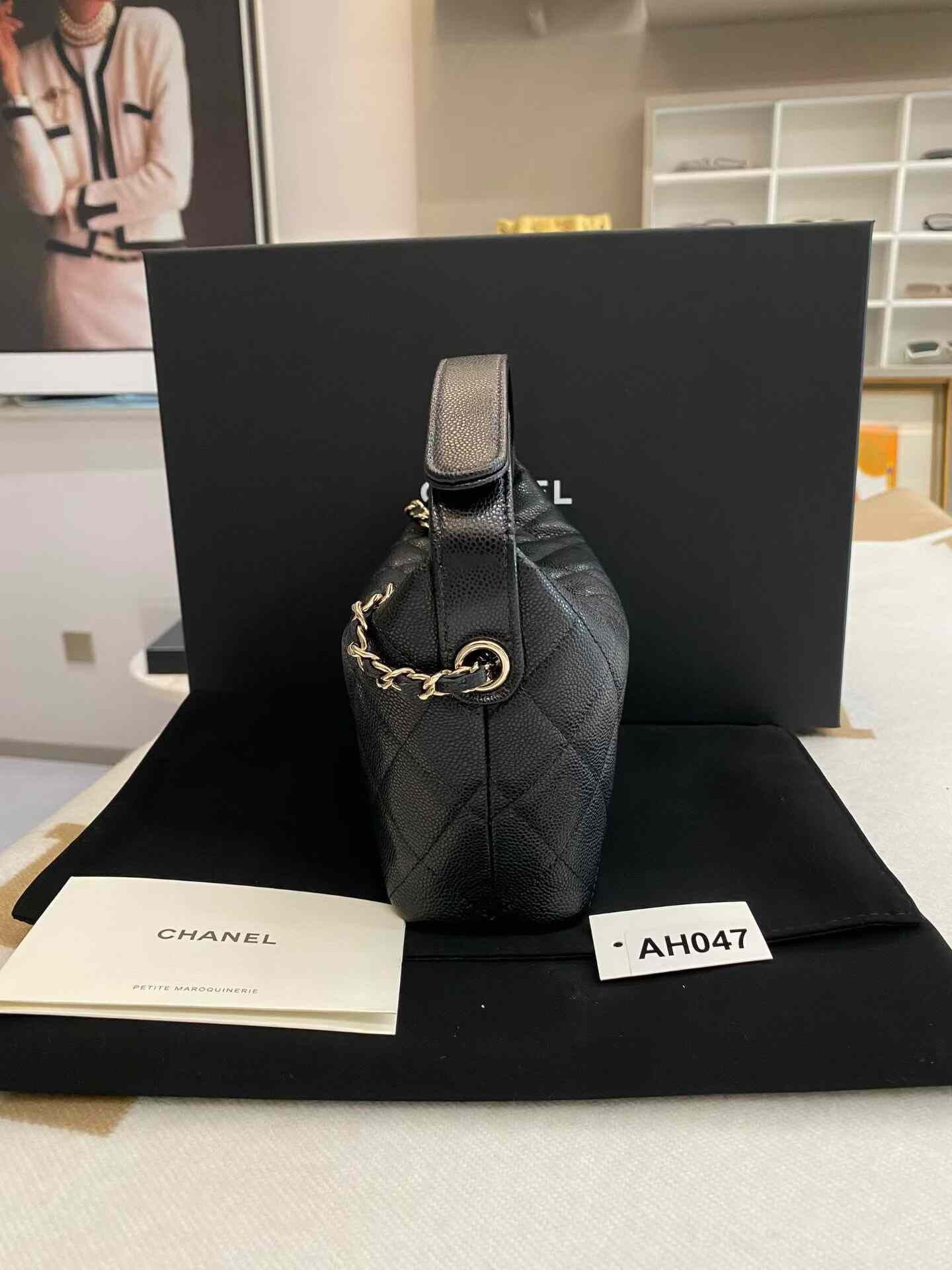 Chanel Pre-loved Bag Very good condition Size ONE SIZE - 7 Thumbnail