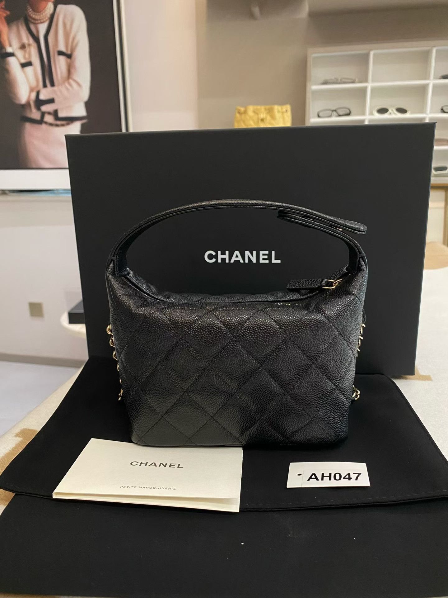 Chanel Pre-loved Bag Very good condition Size ONE SIZE - 3 Thumbnail