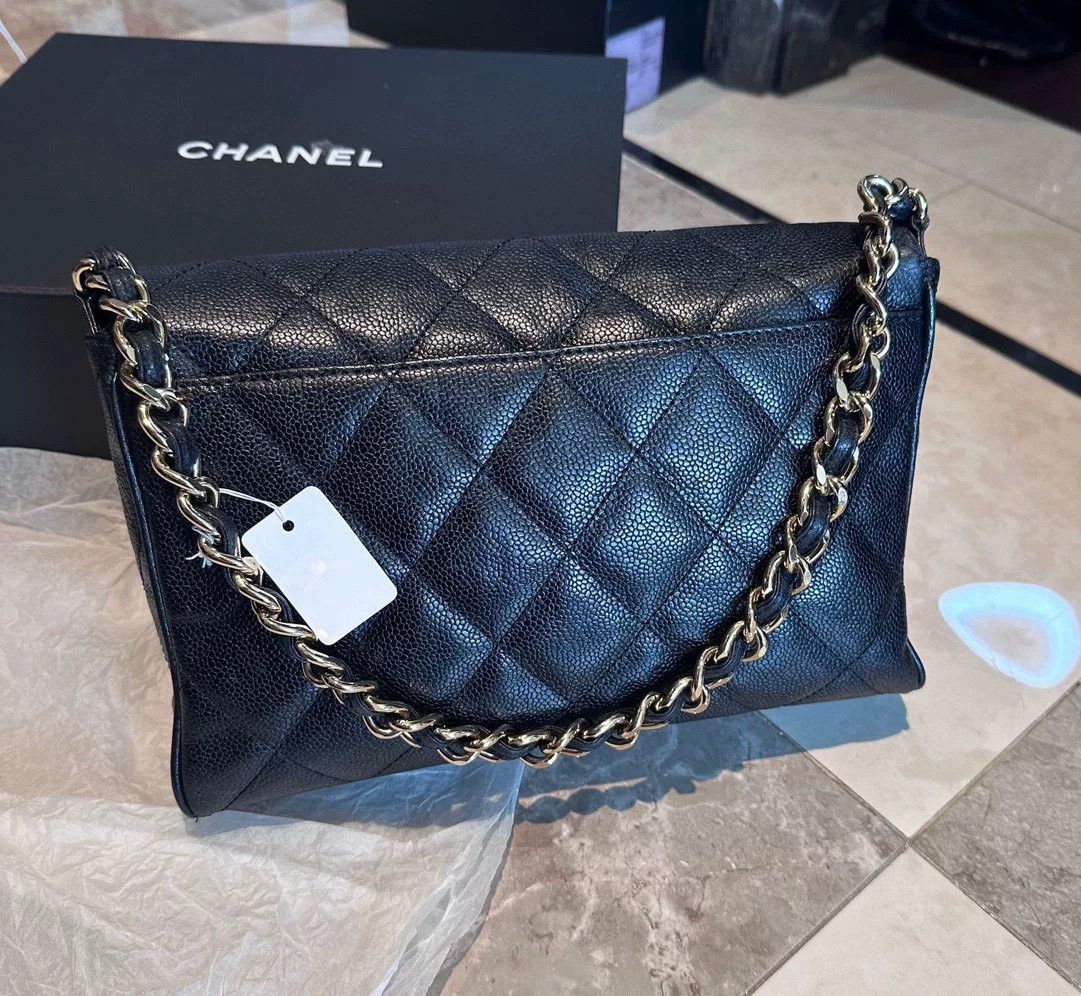 Chanel Pre-loved Bag Very good condition Size ONE SIZE - 2 Thumbnail