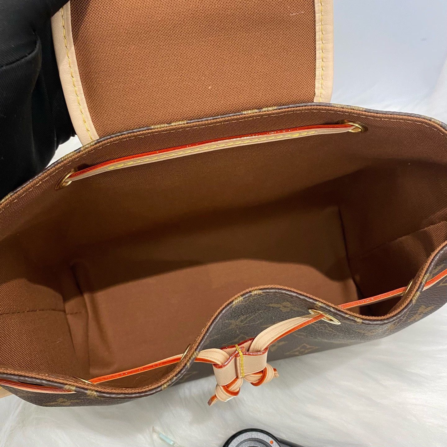 Louis Vuitton Pre-loved Bag Very good condition Size ONE SIZE - 8 Thumbnail