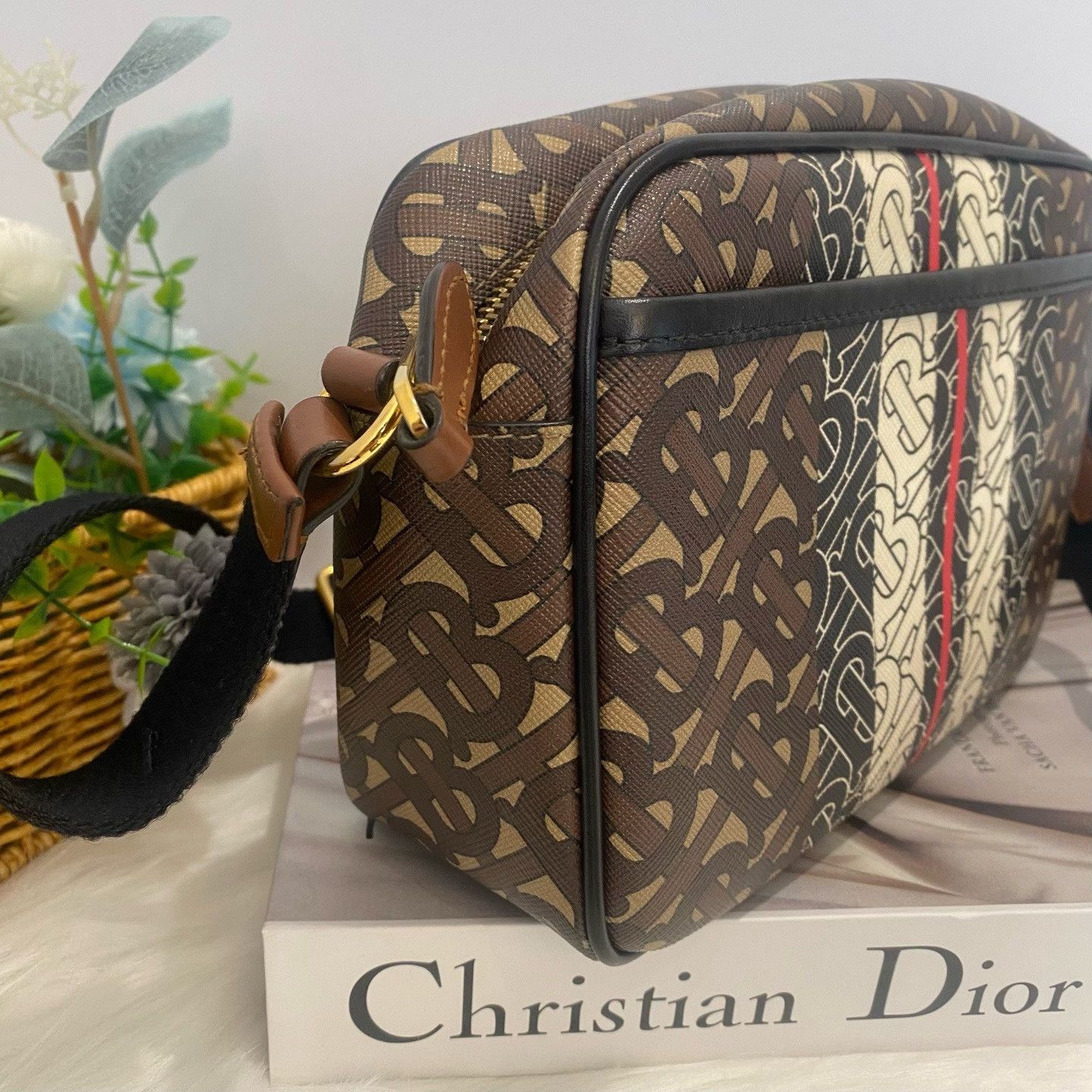 Burberry Pre-loved Bag Very good condition Size ONE SIZE - 2 Thumbnail
