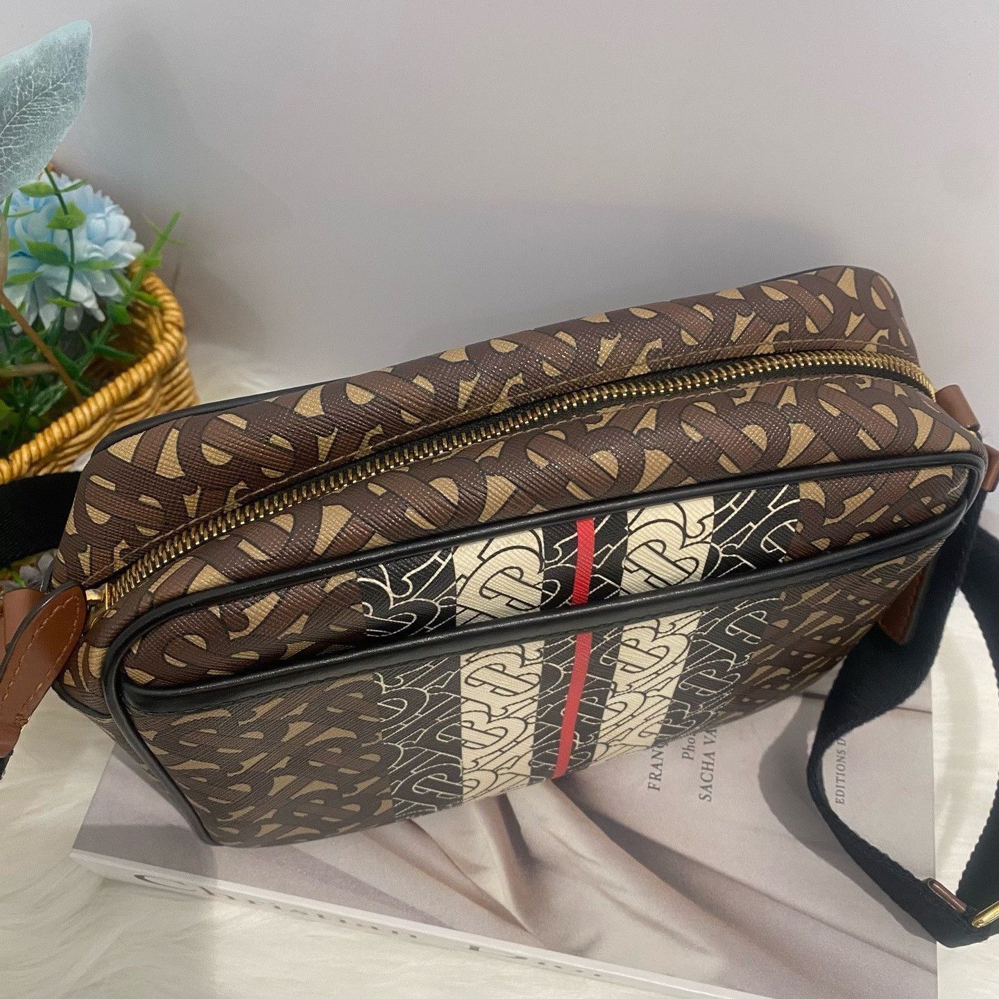 Burberry Pre-loved Bag Very good condition Size ONE SIZE - 3 Thumbnail