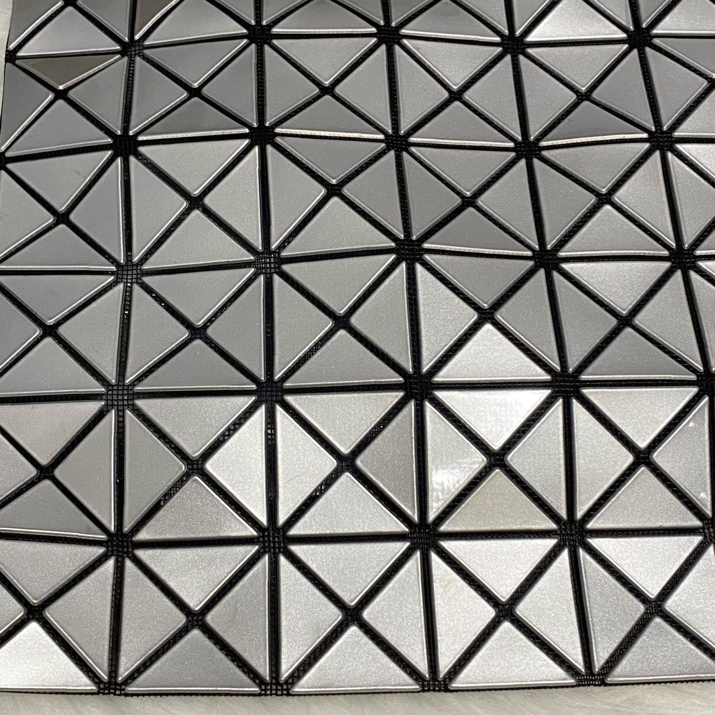Issey Miyake Pre-loved Bag Very good condition Size ONE SIZE - 4 Thumbnail