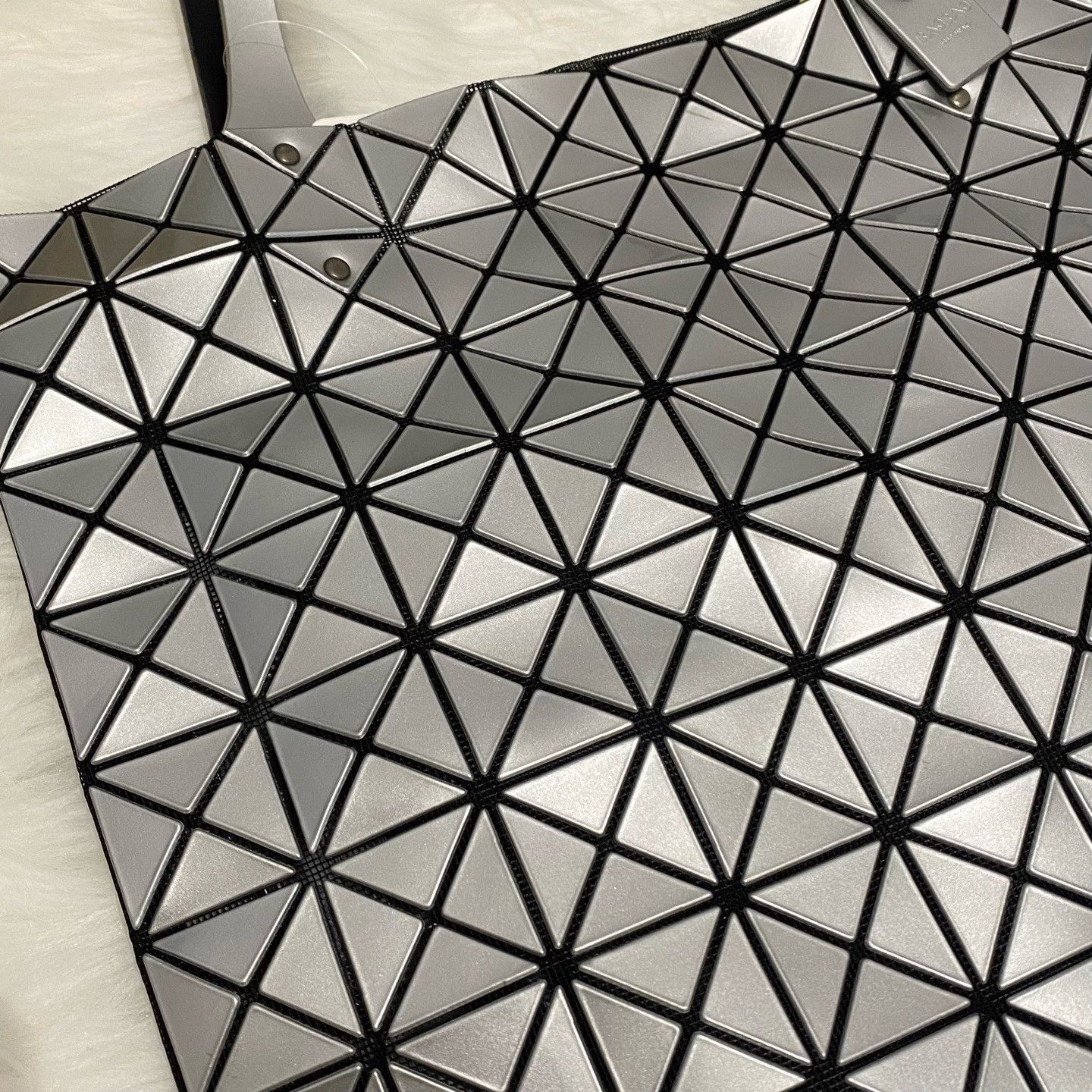 Issey Miyake Pre-loved Bag Very good condition Size ONE SIZE - 5 Thumbnail