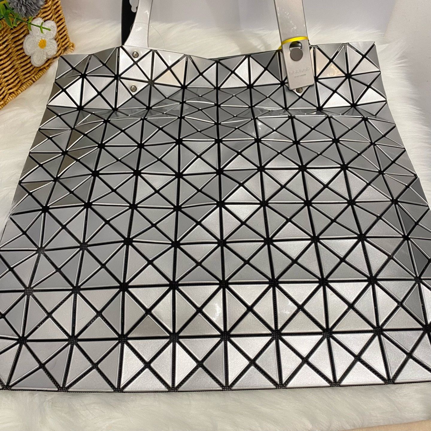 Issey Miyake Pre-loved Bag Very good condition Size ONE SIZE - 2 Thumbnail