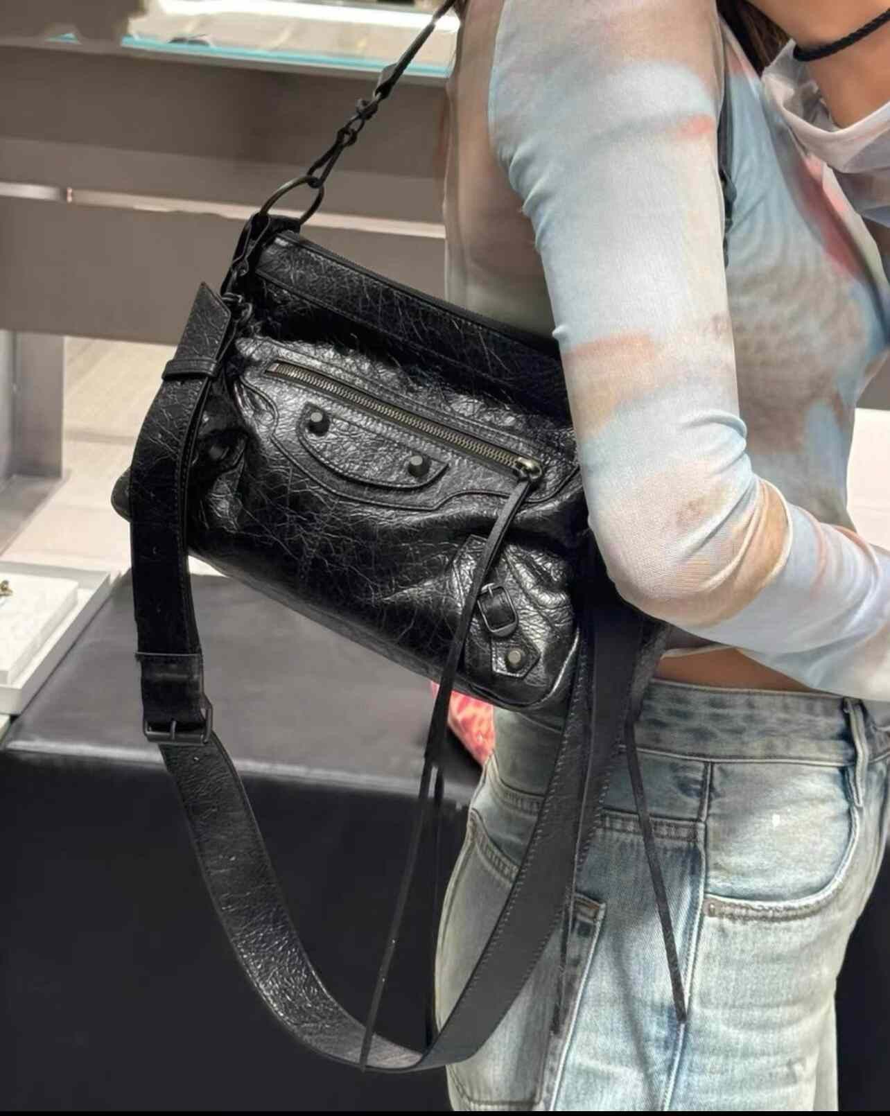 Balenciaga Pre-loved Bag Very good condition Size ONE SIZE - 9 Thumbnail