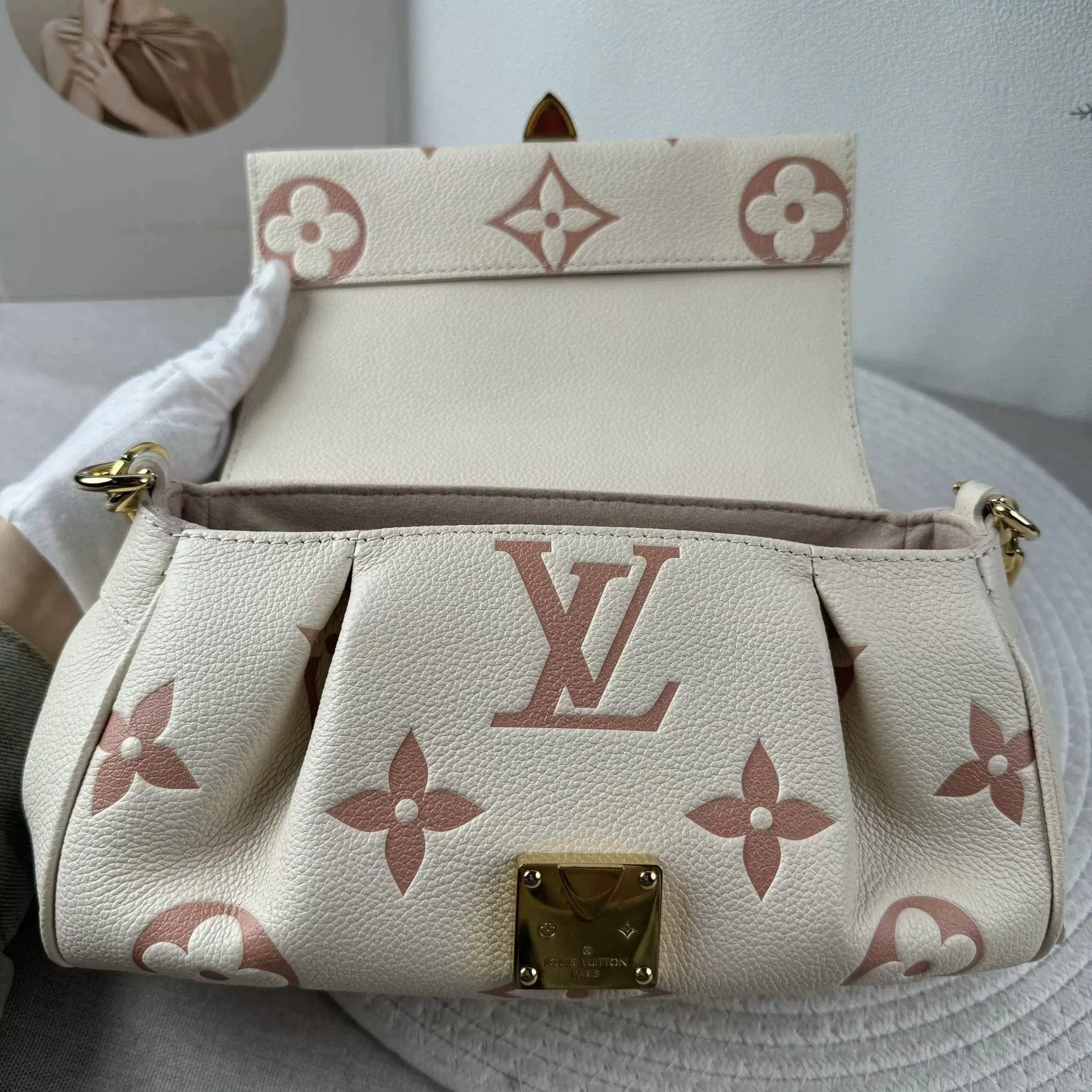 Louis Vuitton Pre-loved Bag Very good condition Size ONE SIZE - 8 Thumbnail