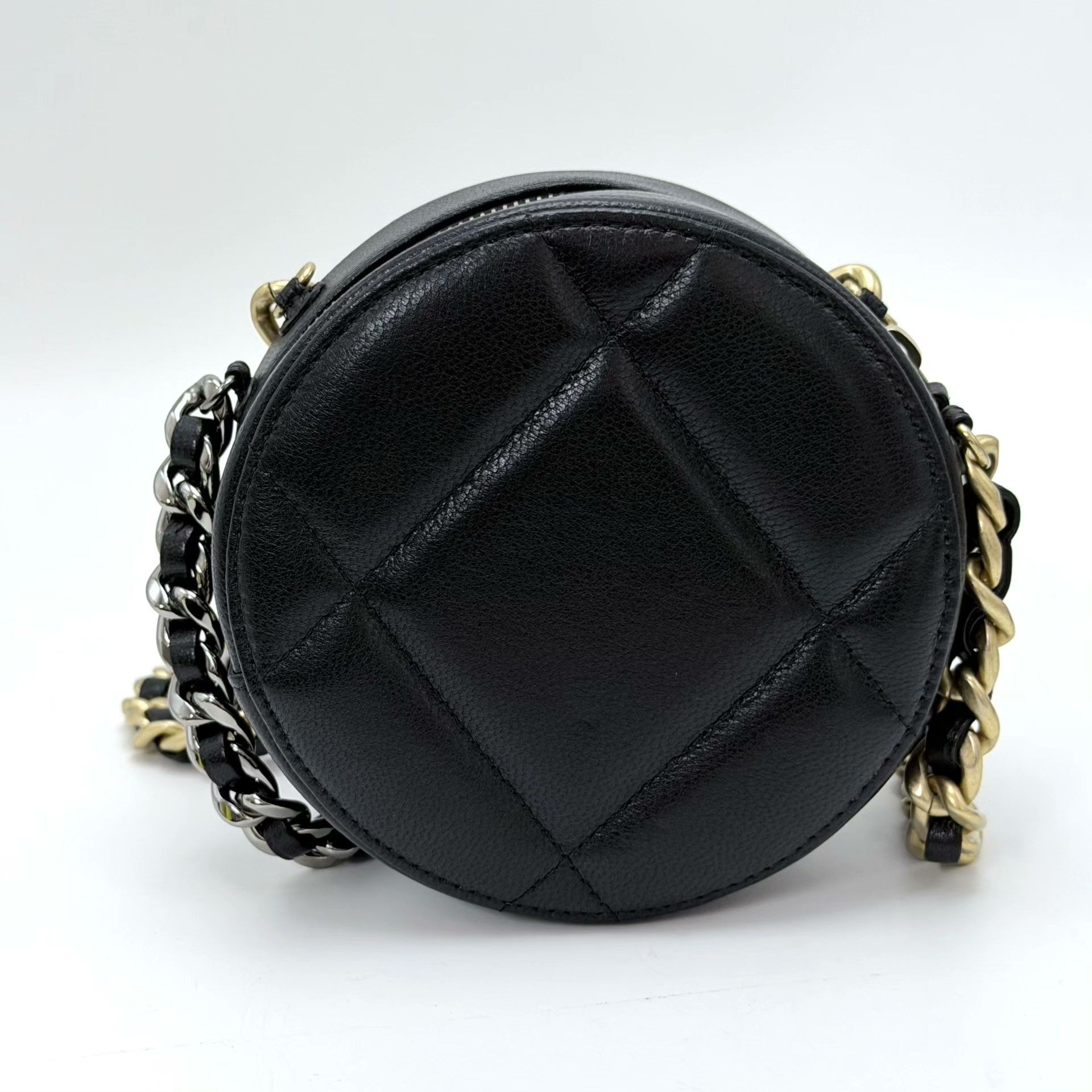 Chanel Pre-loved Bag Very good condition Size ONE SIZE - 3 Thumbnail