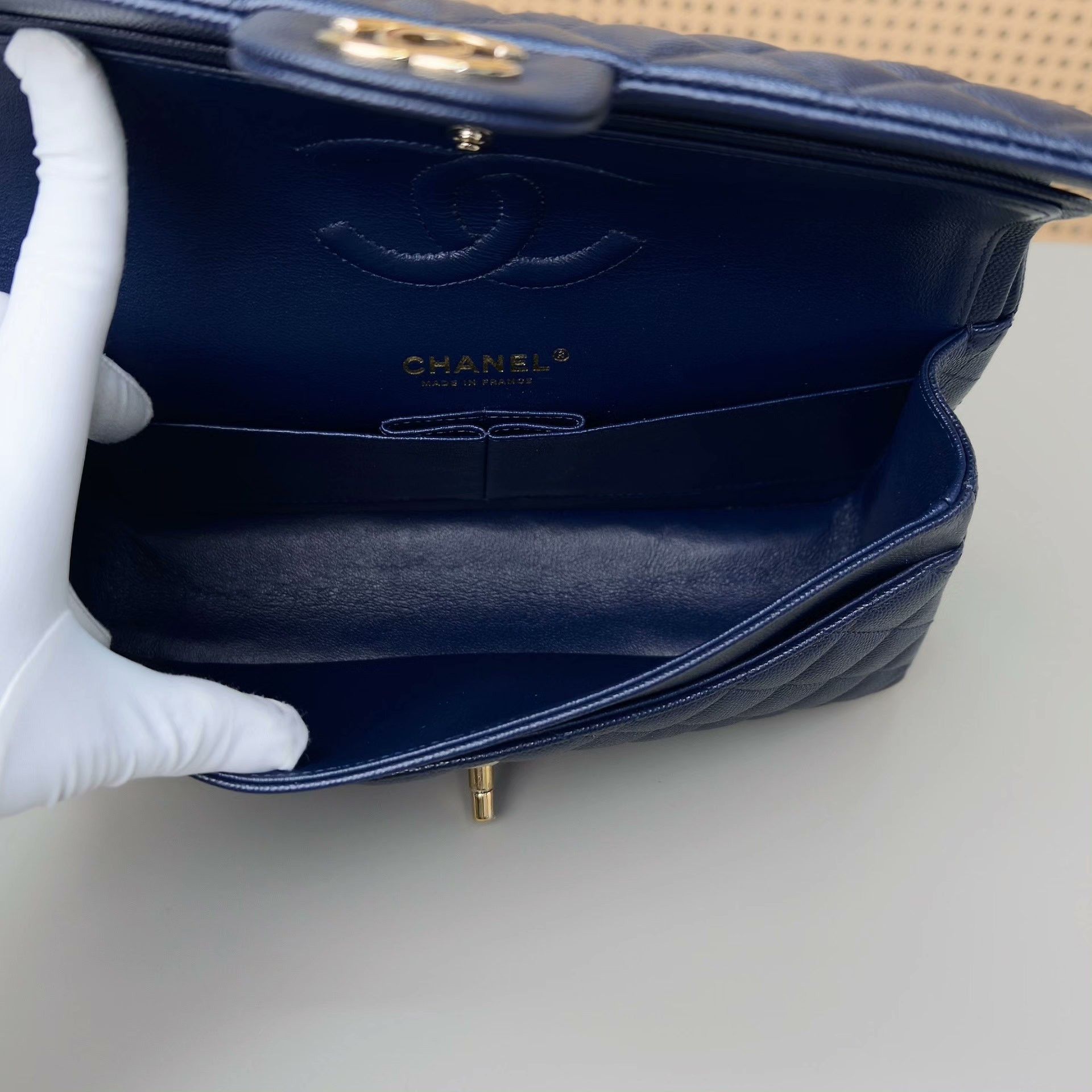 Chanel Pre-loved Bag Very good condition Size ONE SIZE - 6 Thumbnail