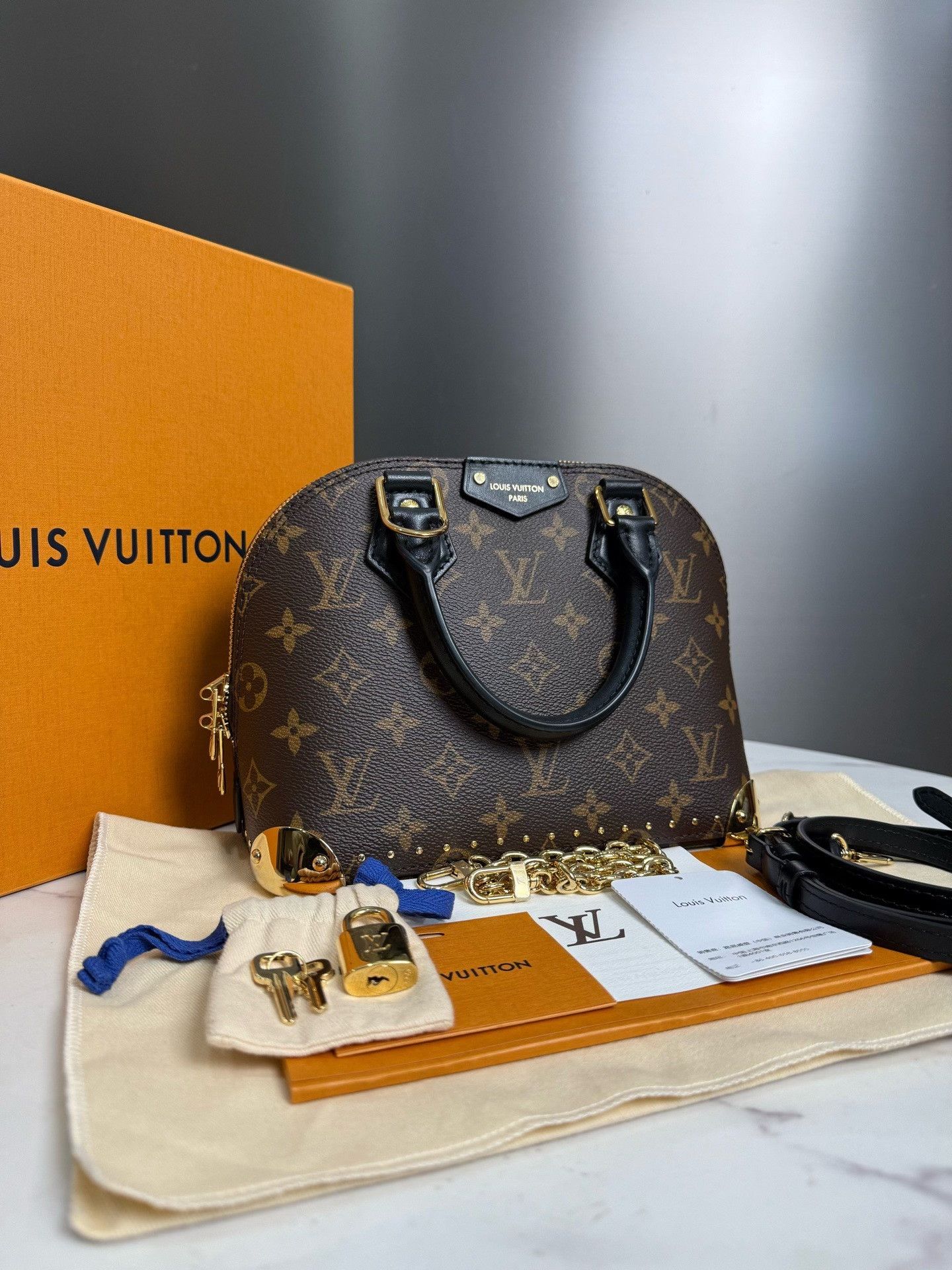 Louis Vuitton Pre-loved Bag Very good condition Size ONE SIZE - 2 Thumbnail