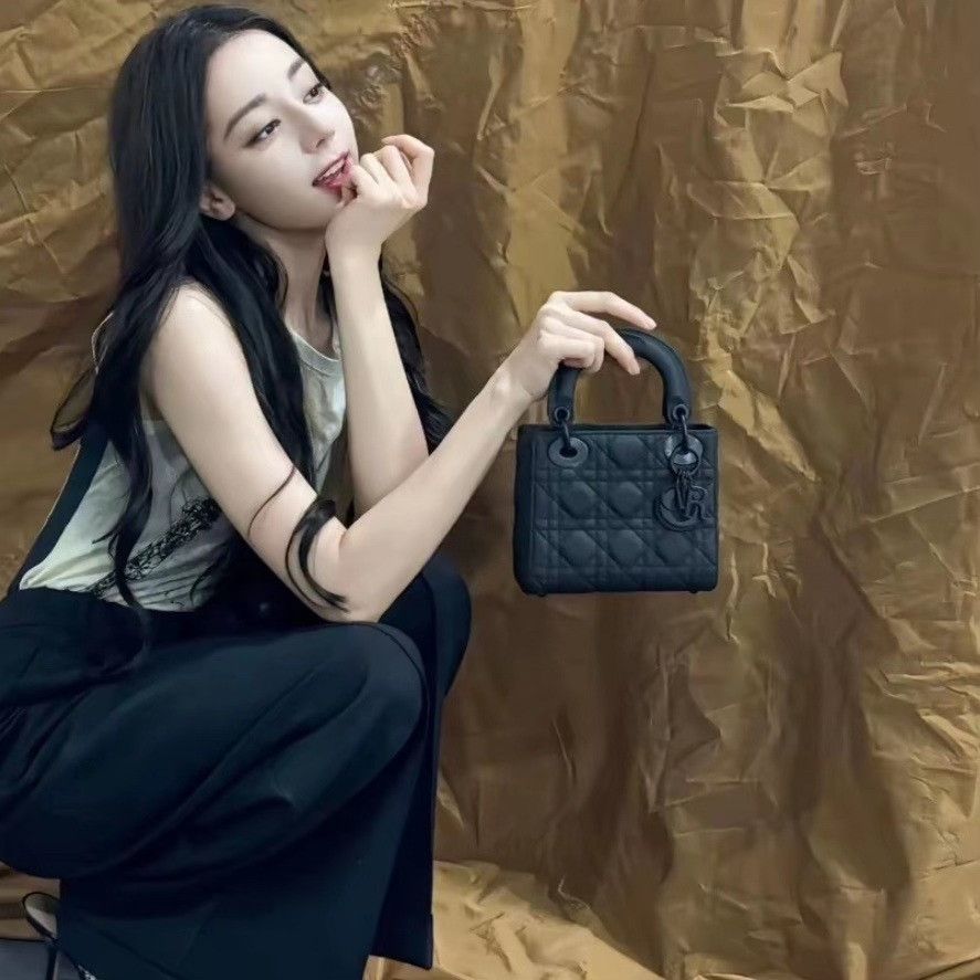 Dior Pre-loved Bag Very good condition Size ONE SIZE - 4 Thumbnail