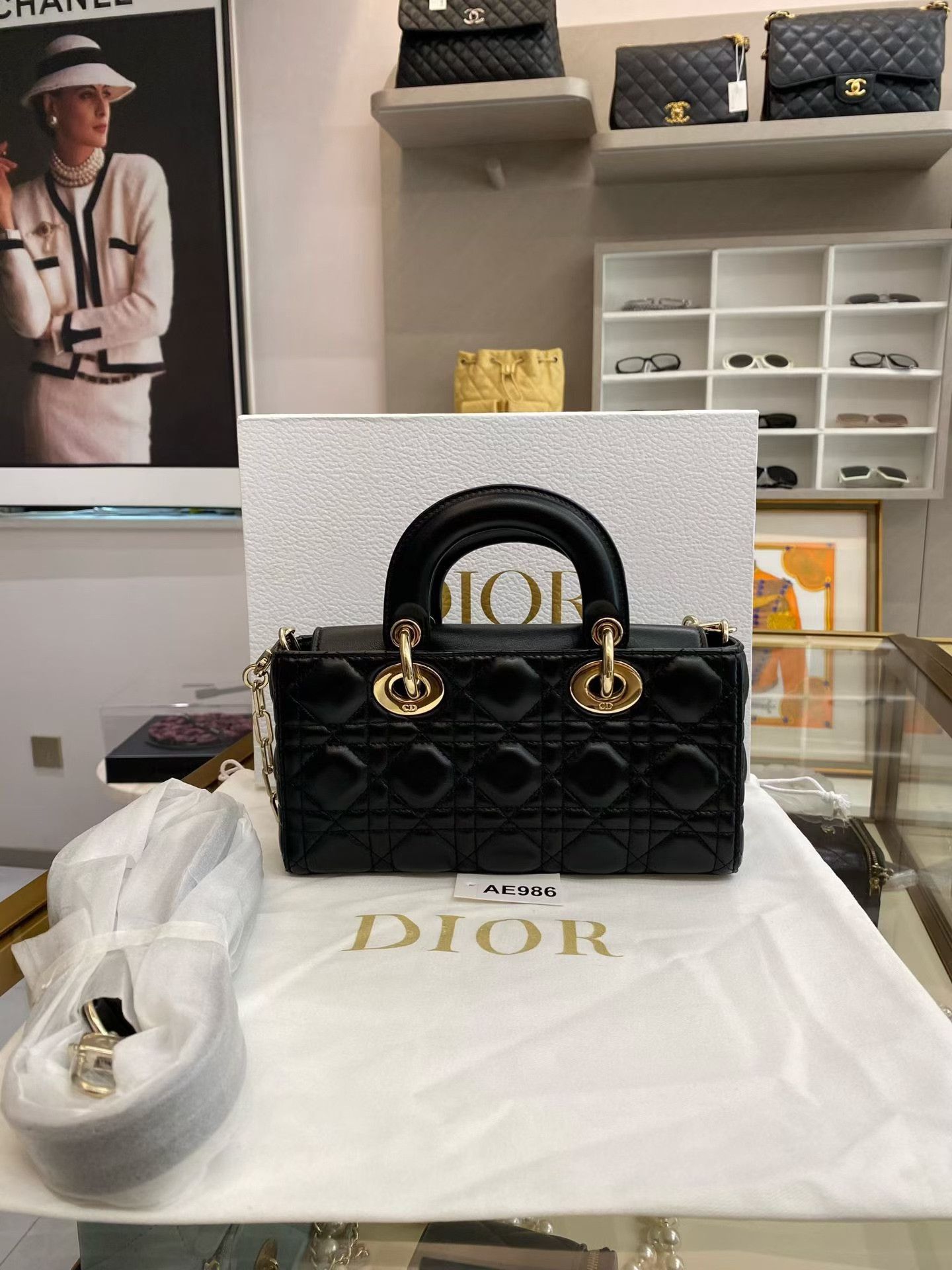 Dior Pre-loved Bag Very good condition Size ONE SIZE - 4 Thumbnail