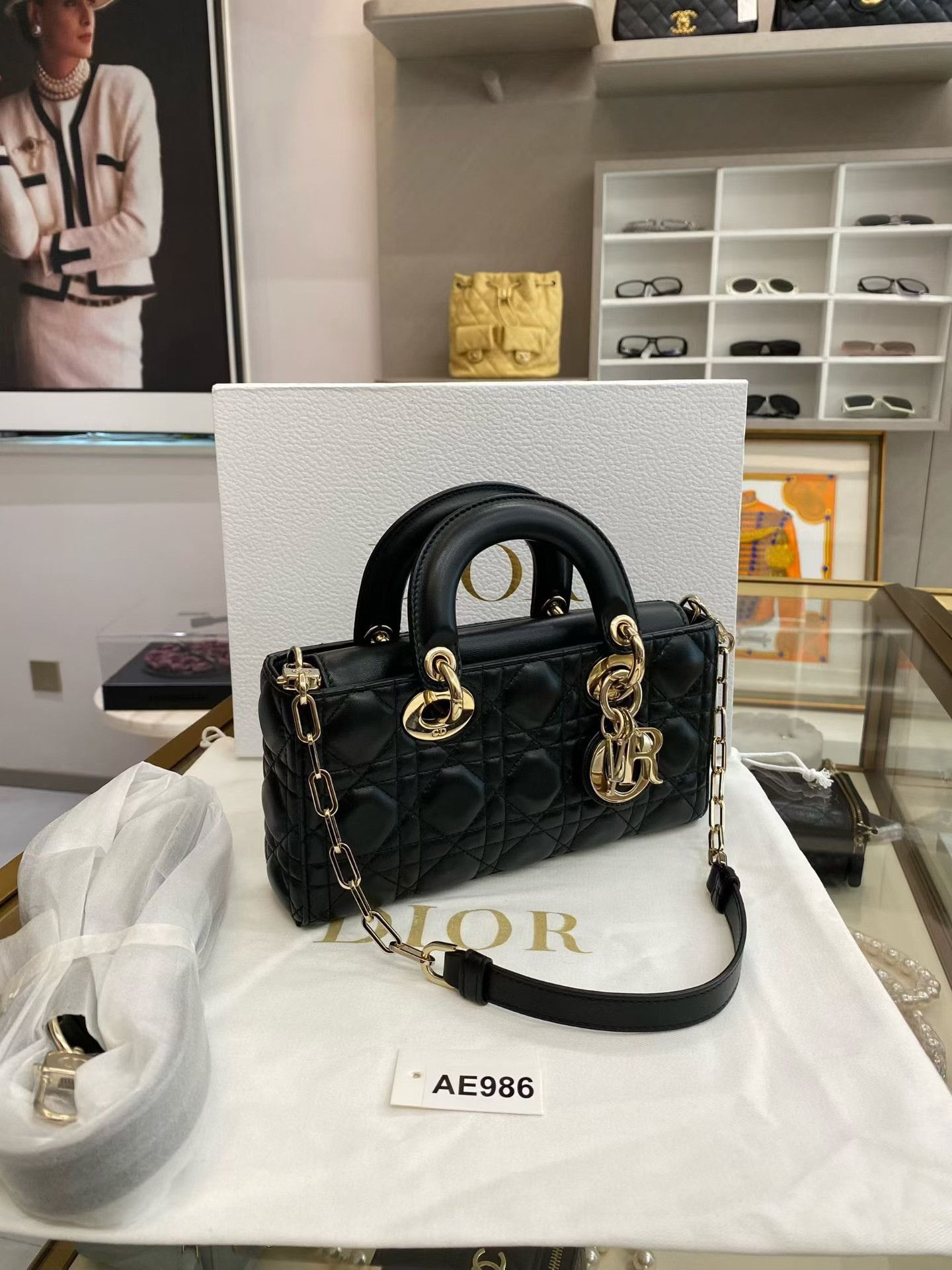 Dior Pre-loved Bag Very good condition Size ONE SIZE - 5 Thumbnail