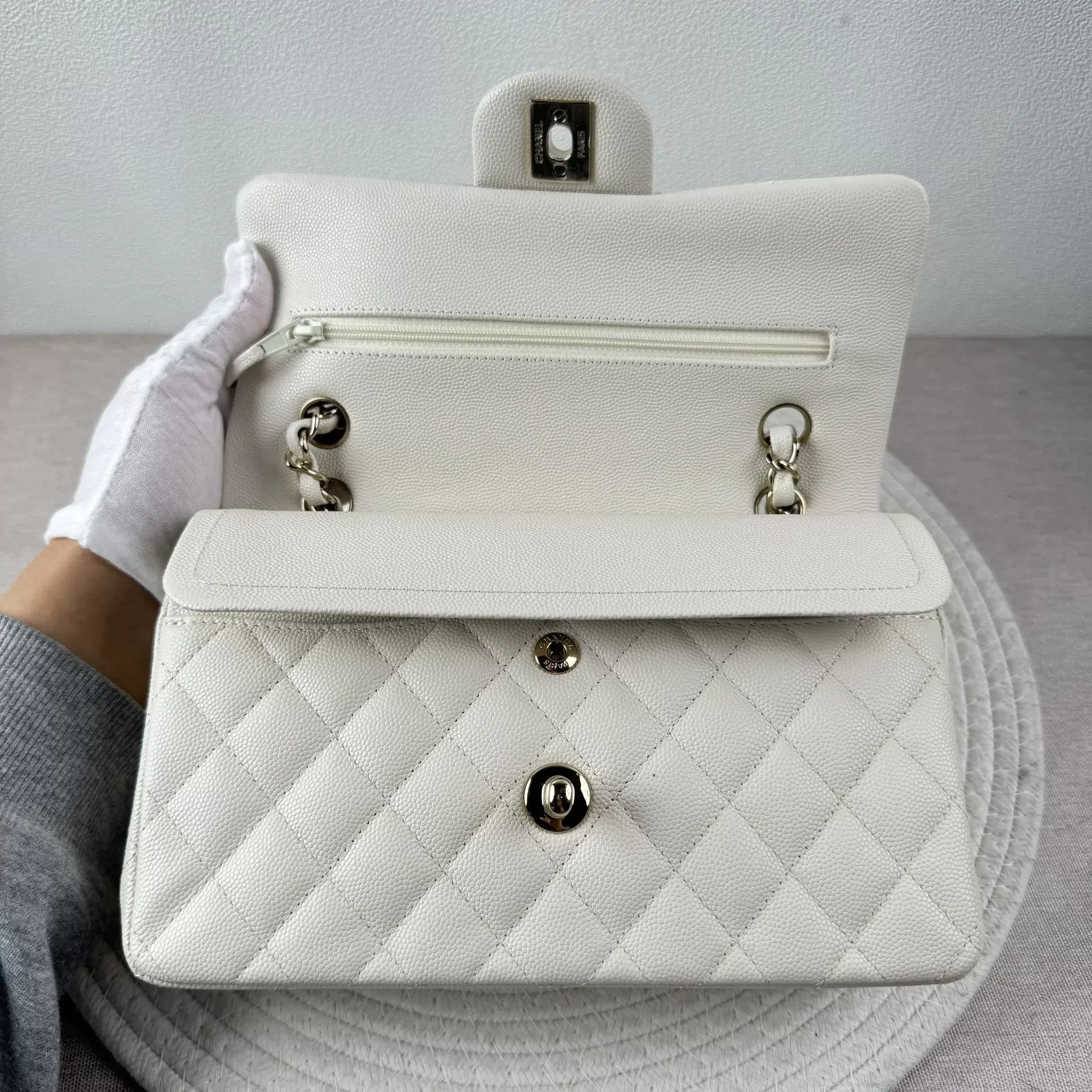 Chanel Pre-loved Bag Very good condition Size ONE SIZE - 8 Thumbnail