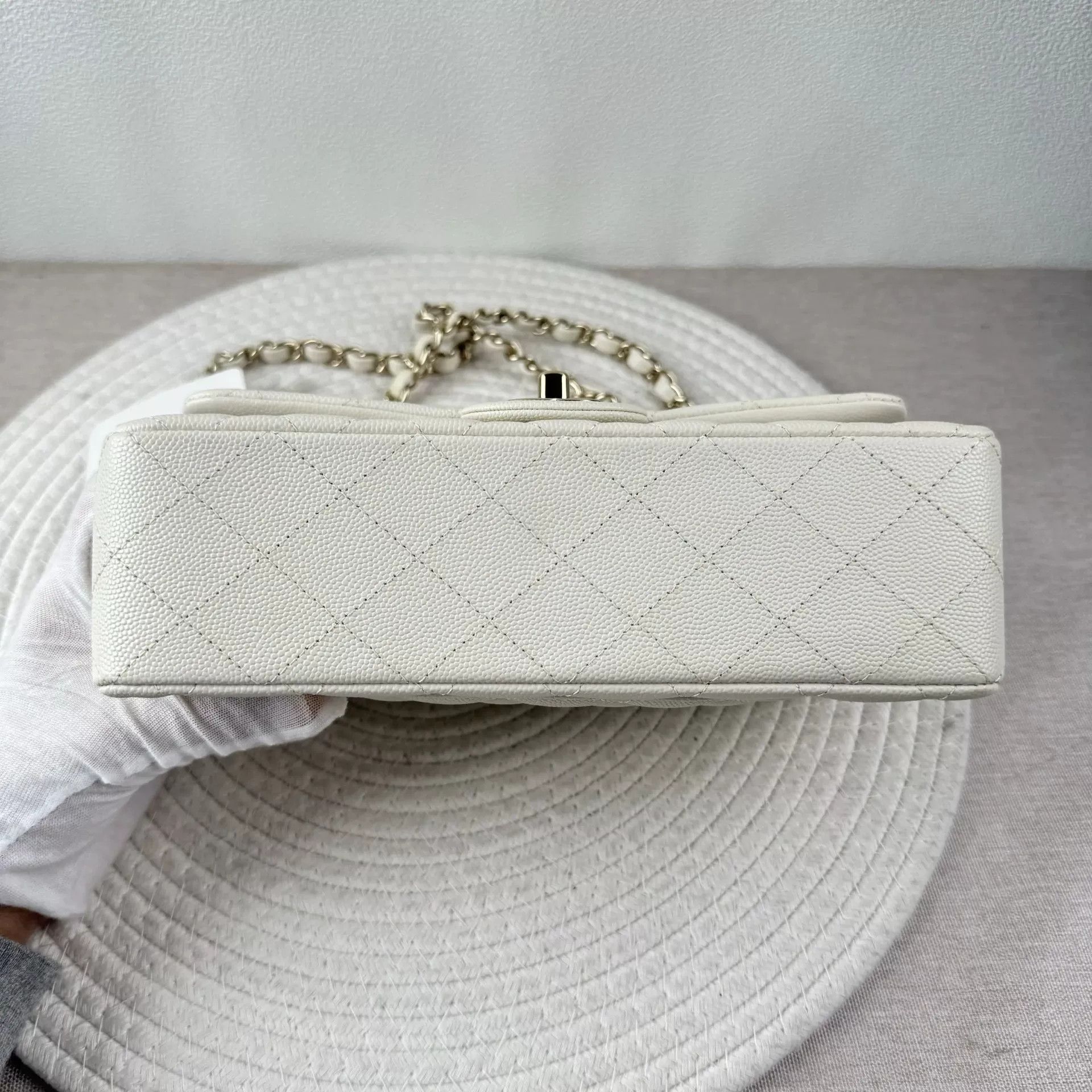 Chanel Pre-loved Bag Very good condition Size ONE SIZE - 7 Thumbnail