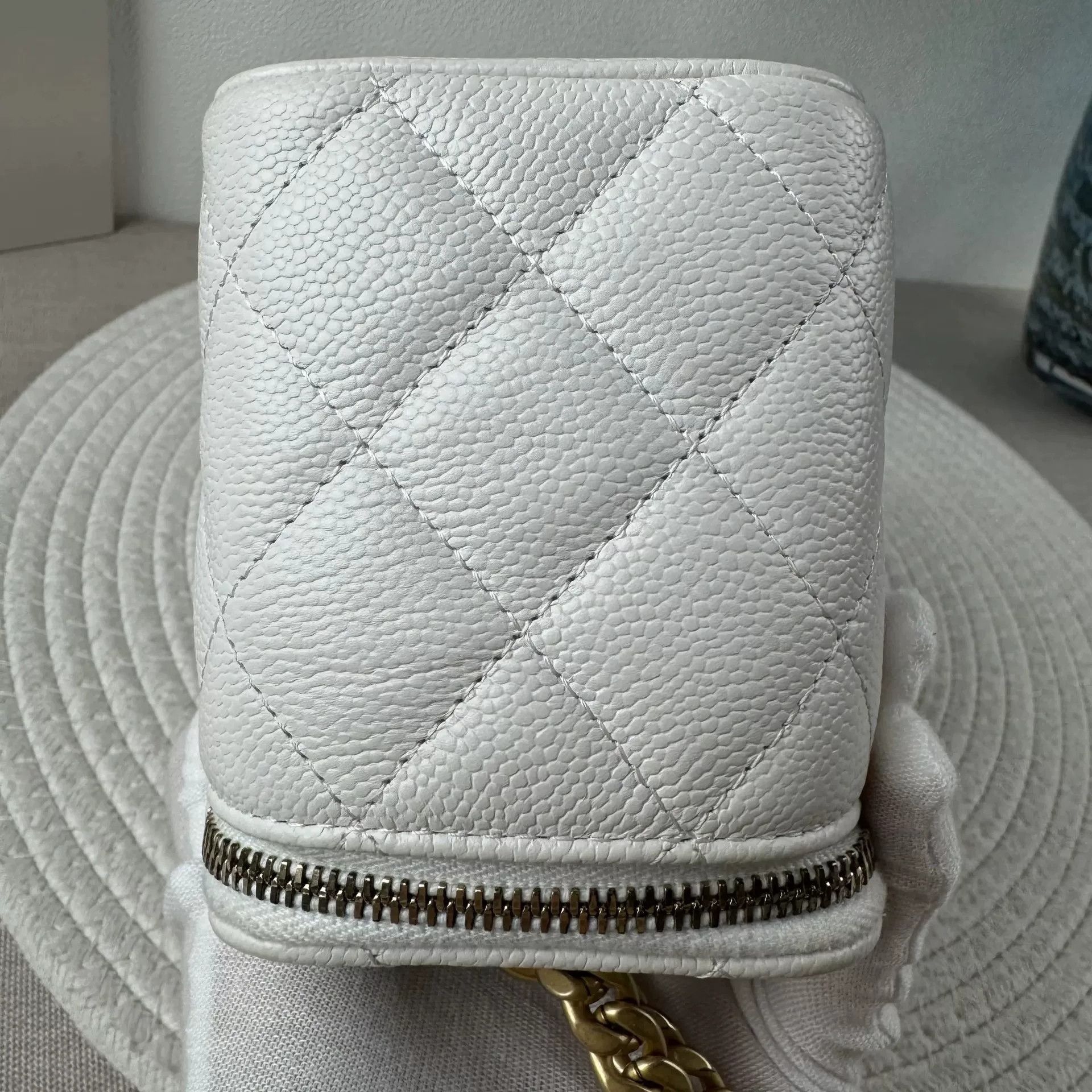 Chanel Pre-loved Bag Very good condition Size ONE SIZE - 2 Thumbnail