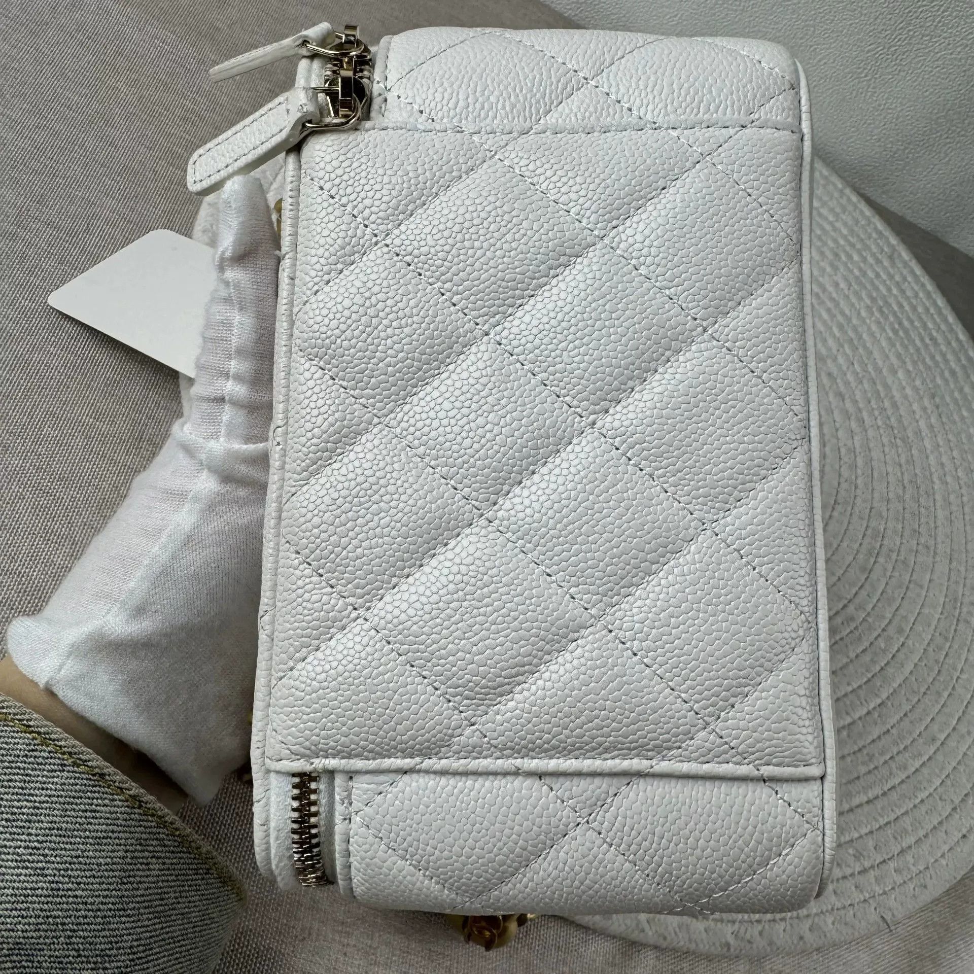 Chanel Pre-loved Bag Very good condition Size ONE SIZE - 3 Thumbnail
