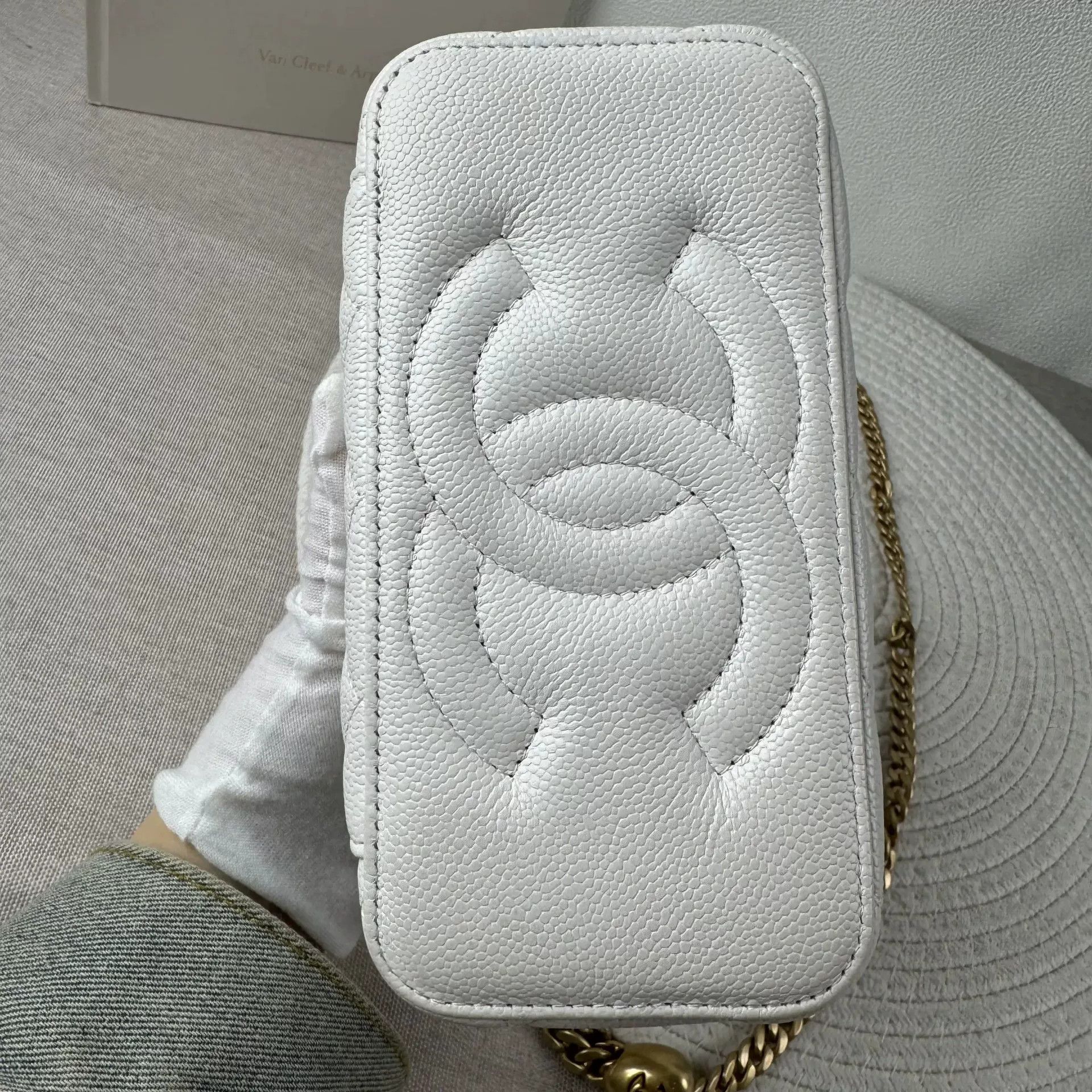Chanel Pre-loved Bag Very good condition Size ONE SIZE - 4 Thumbnail