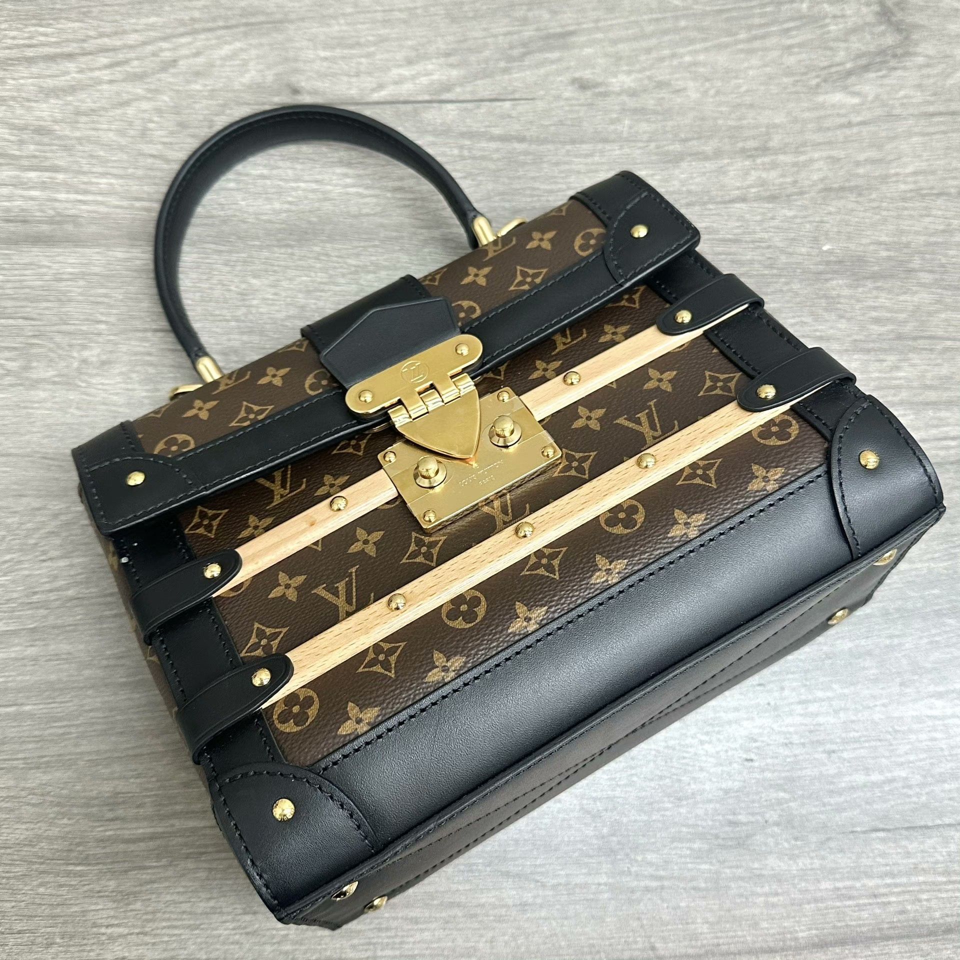 Louis Vuitton Pre-loved Bag Very good condition Size ONE SIZE - 4 Thumbnail