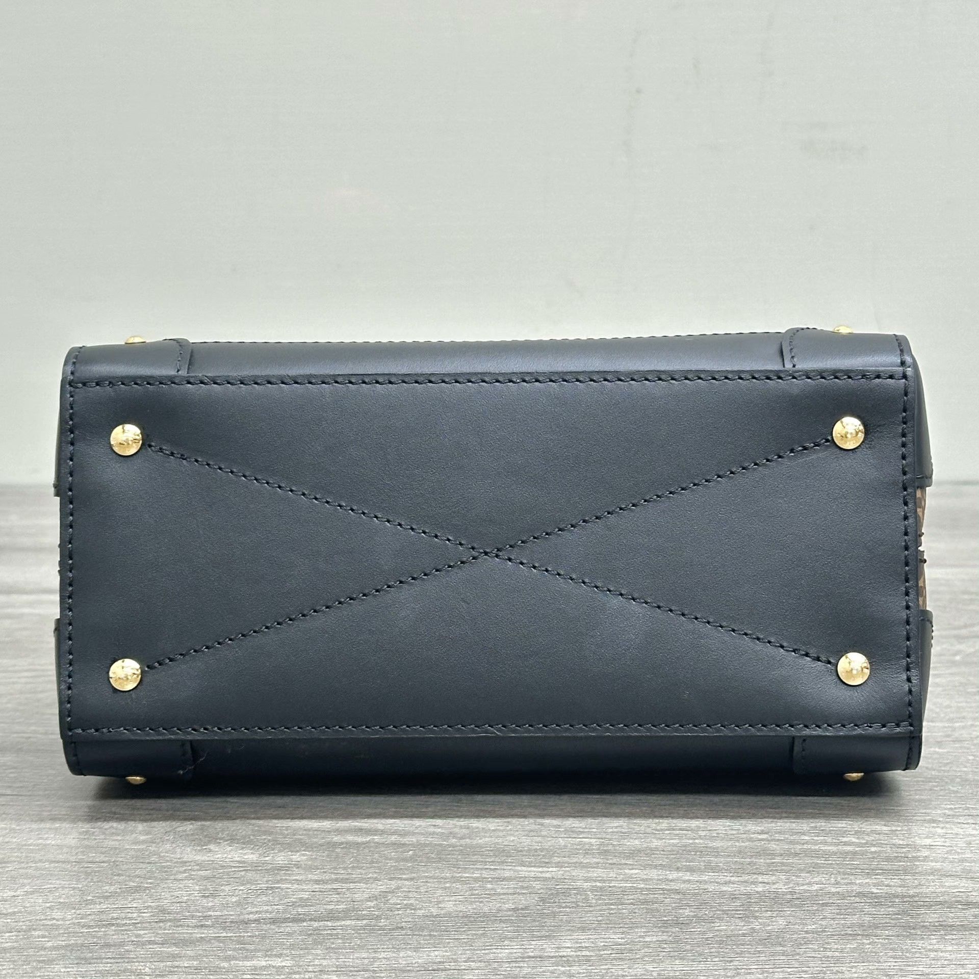 Louis Vuitton Pre-loved Bag Very good condition Size ONE SIZE - 5 Thumbnail