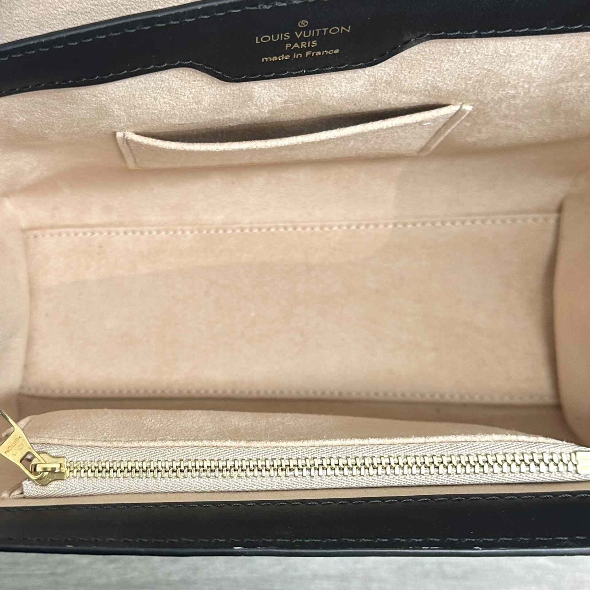 Louis Vuitton Pre-loved Bag Very good condition Size ONE SIZE - 6 Thumbnail