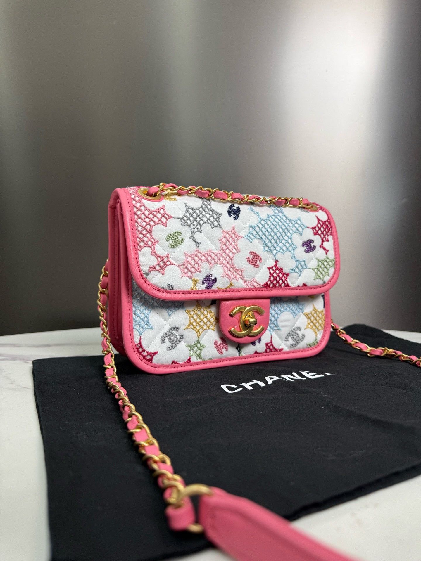 Chanel Pre-loved Bag Very good condition Size ONE SIZE - 2 Thumbnail