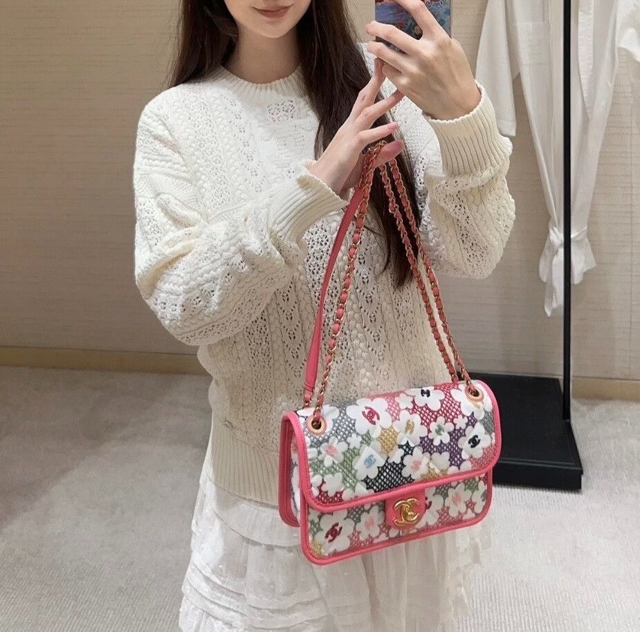 Chanel Pre-loved Bag Very good condition Size ONE SIZE - 4 Thumbnail