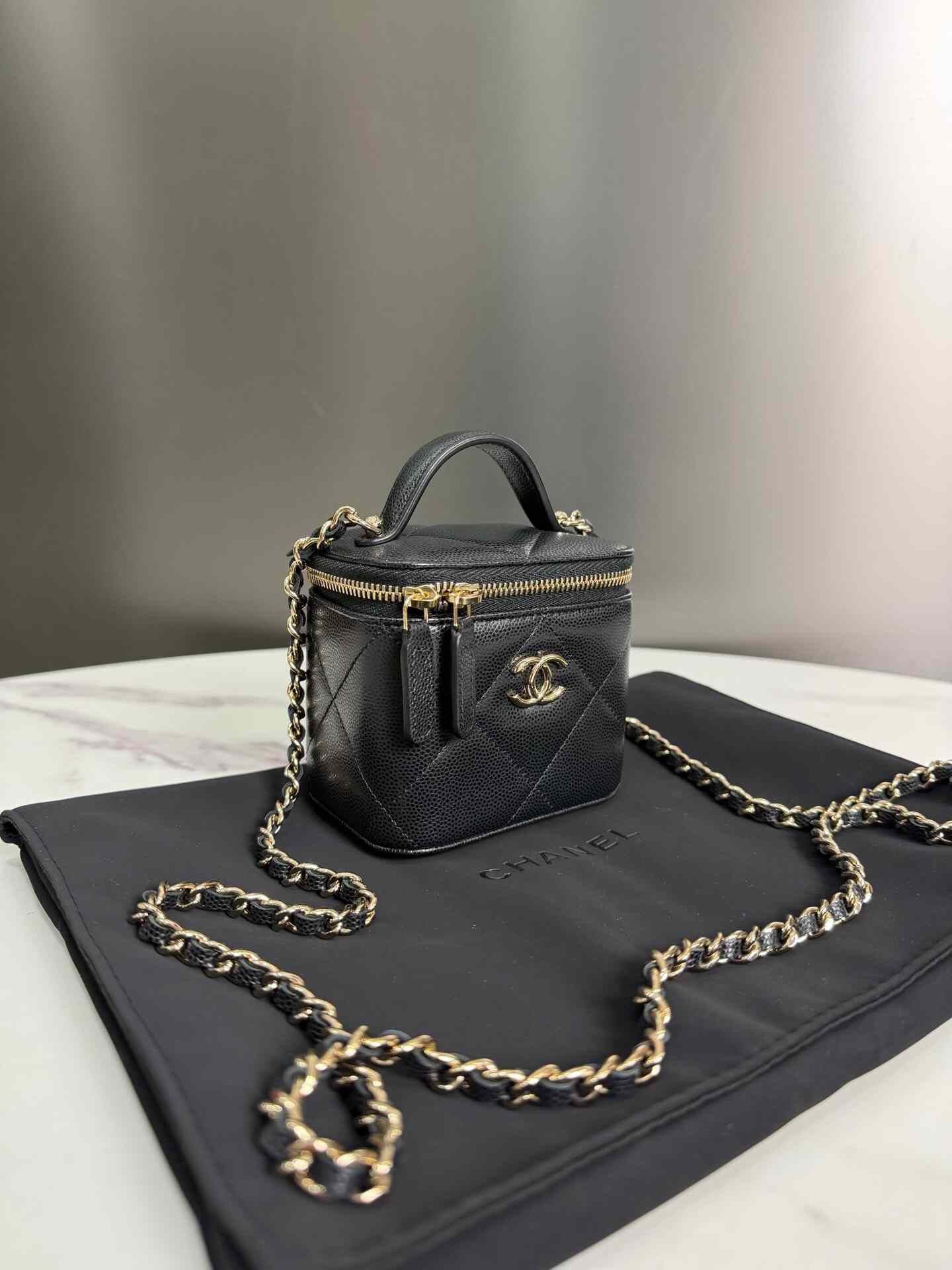 Chanel Pre-loved Bag Very good condition Size ONE SIZE - 2 Thumbnail