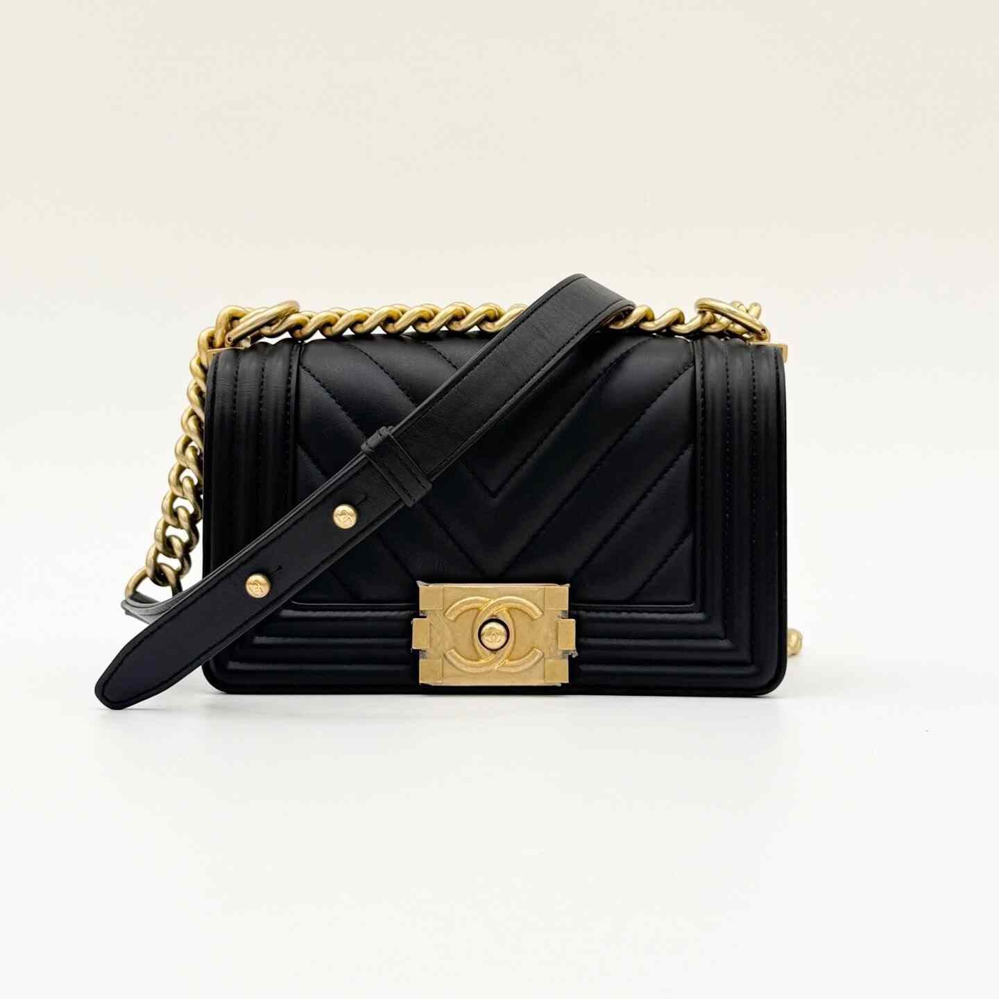 Chanel Pre-loved Bag Very good condition Size ONE SIZE - 2 Thumbnail