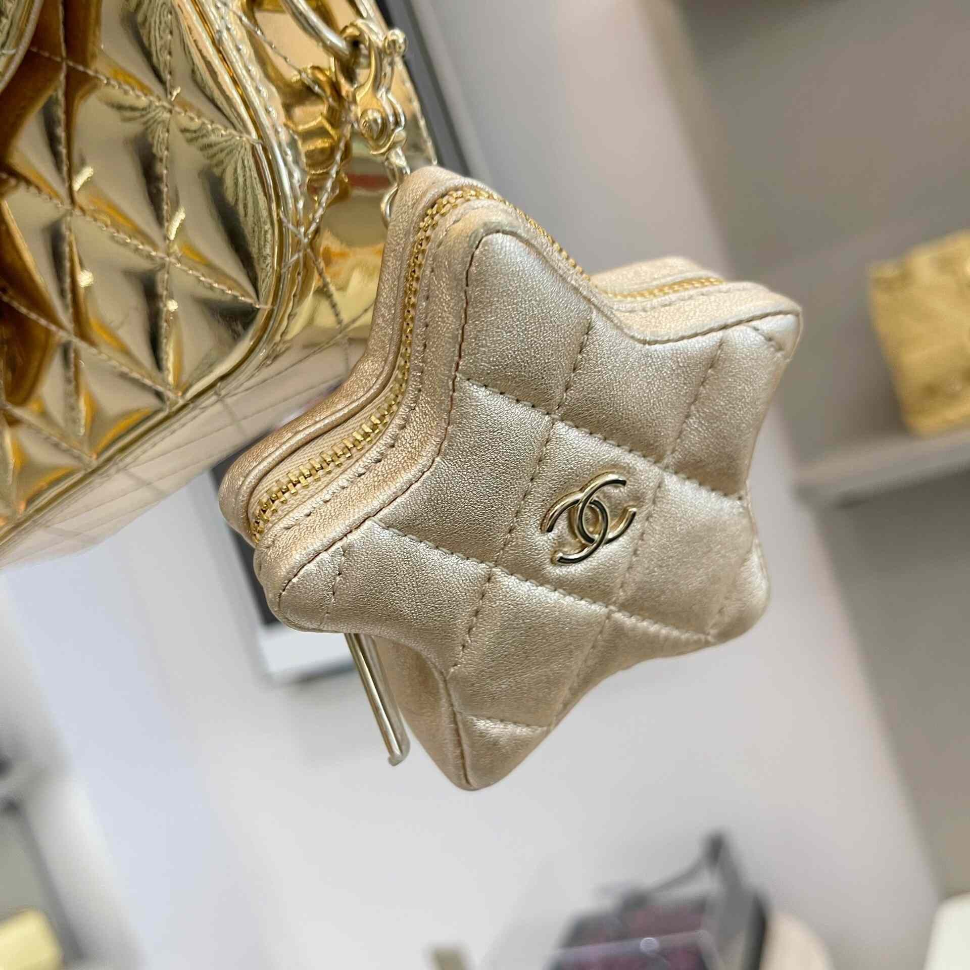 Chanel Pre-loved Bag Very good condition Size ONE SIZE - 6 Thumbnail