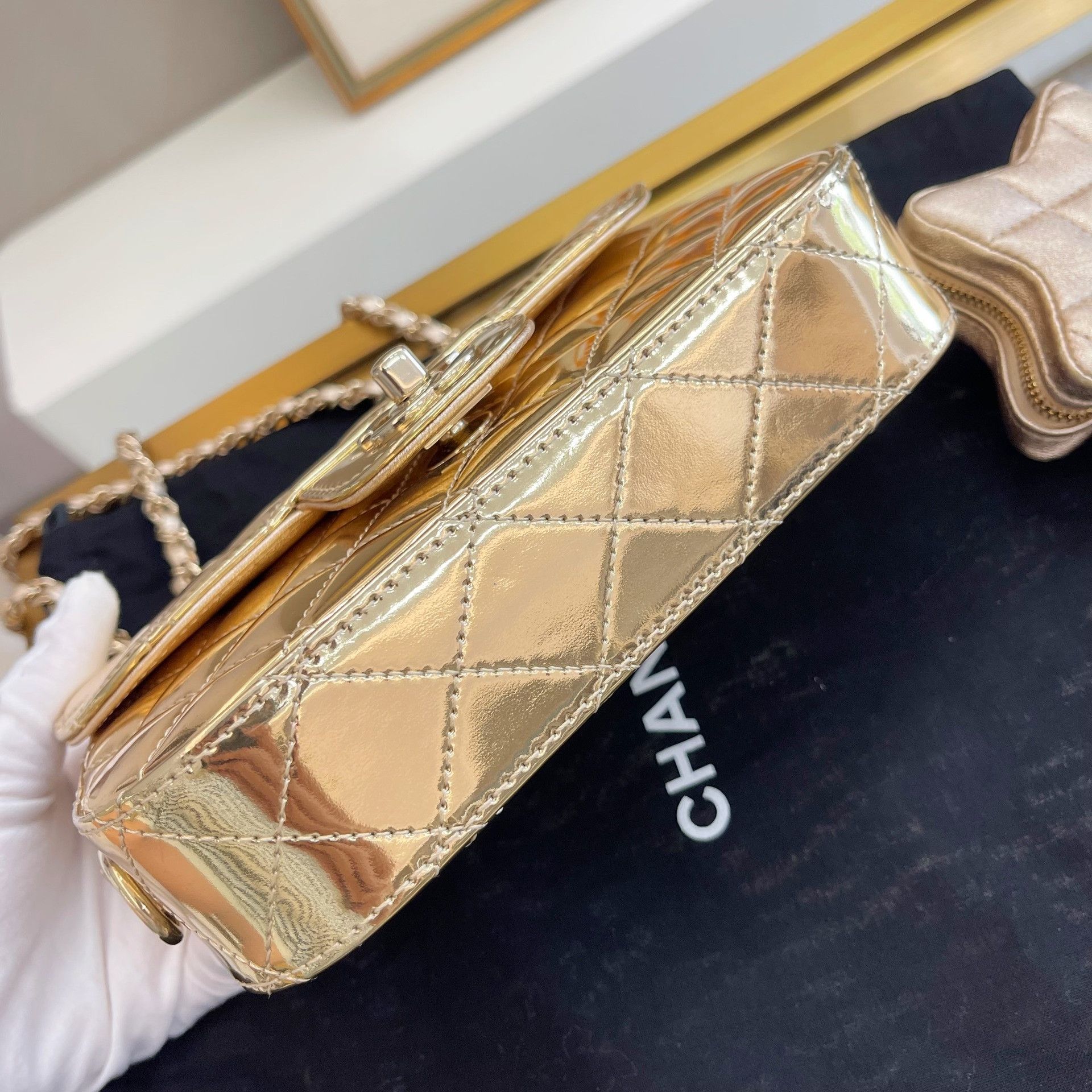 Chanel Pre-loved Bag Very good condition Size ONE SIZE - 7 Thumbnail