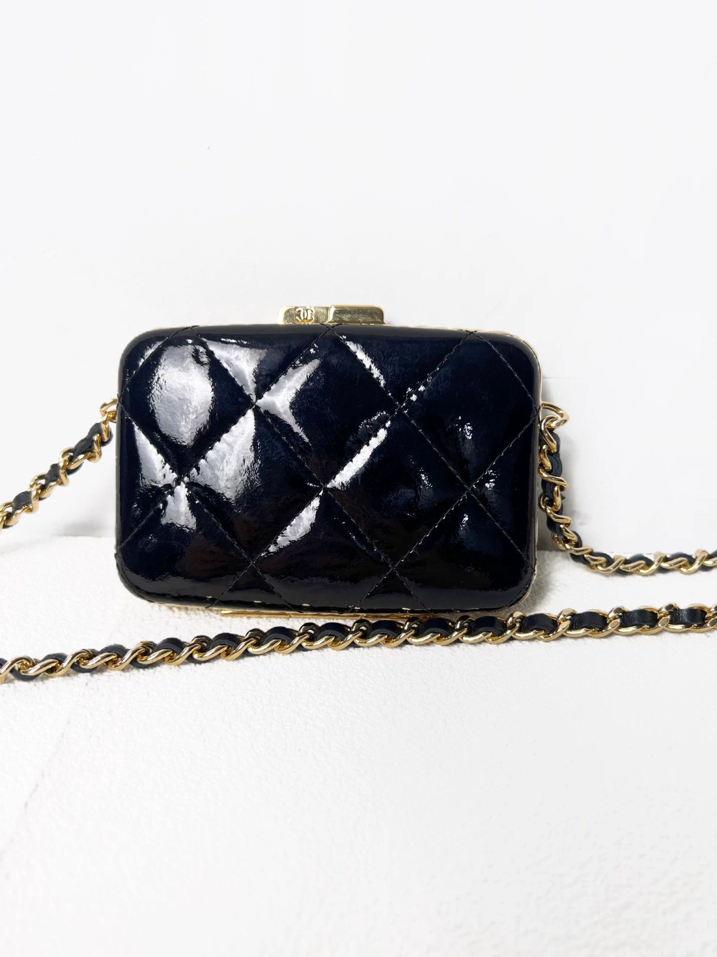 Chanel Pre-loved Bag Very good condition Size ONE SIZE - 2 Thumbnail