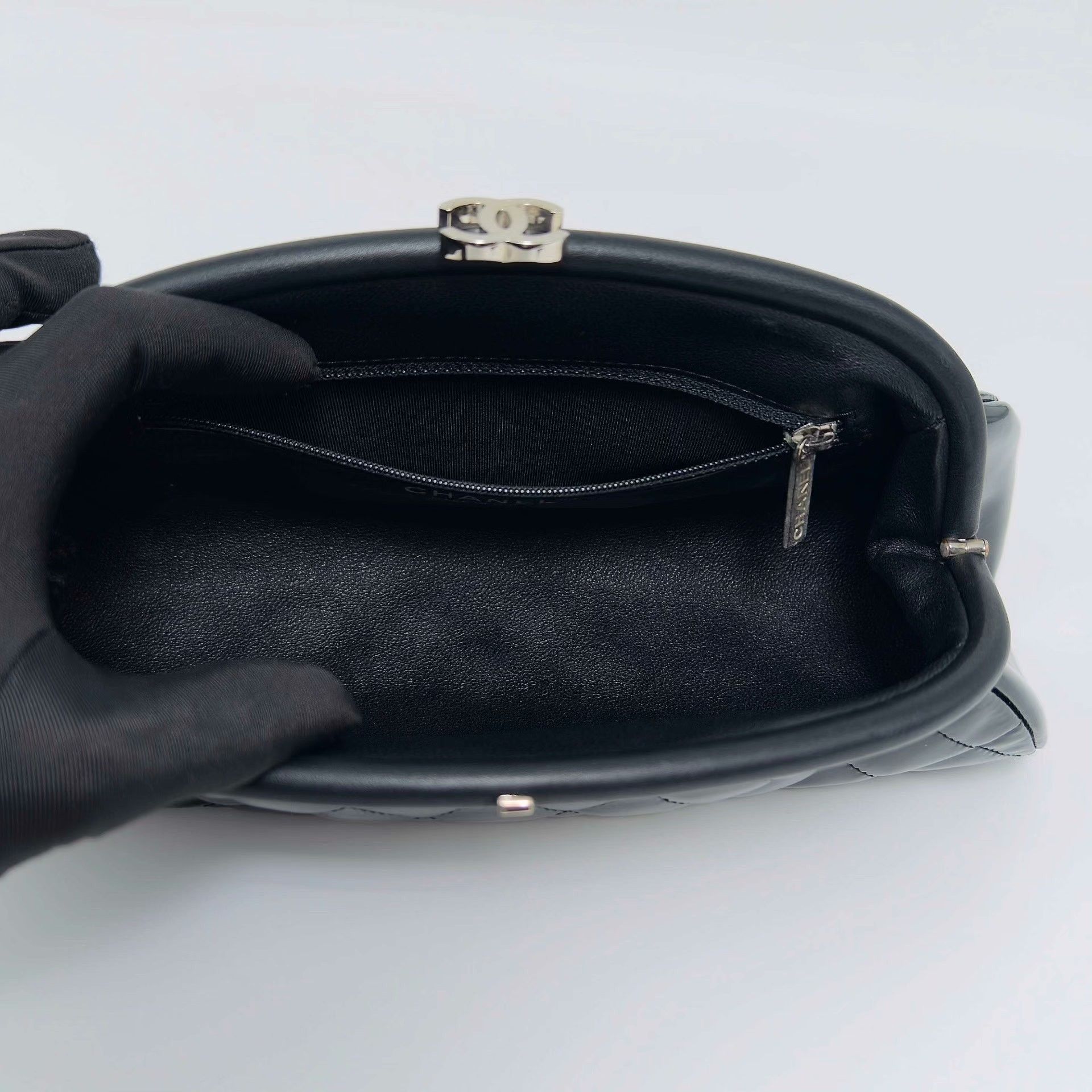 Chanel Pre-loved Bag Very good condition Size ONE SIZE - 6 Thumbnail