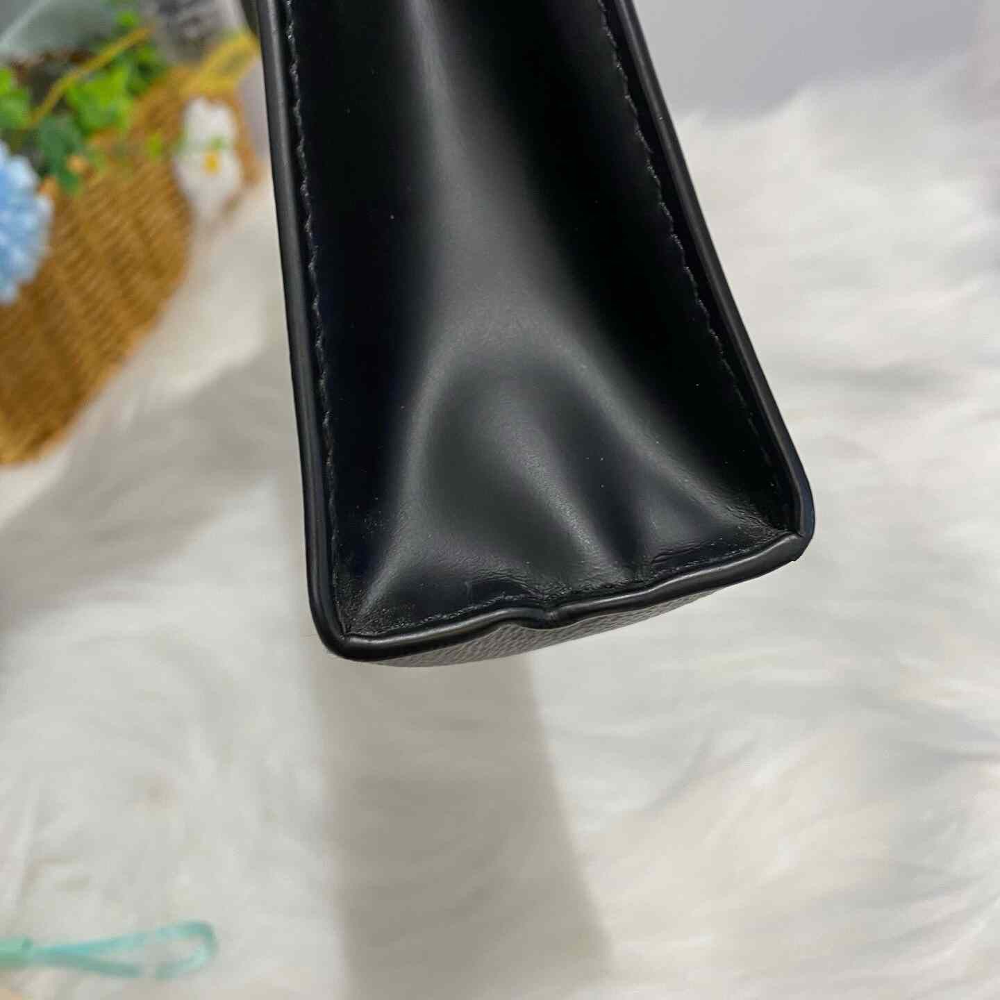 Louis Vuitton Pre-loved Bag Very good condition Size ONE SIZE - 8 Thumbnail