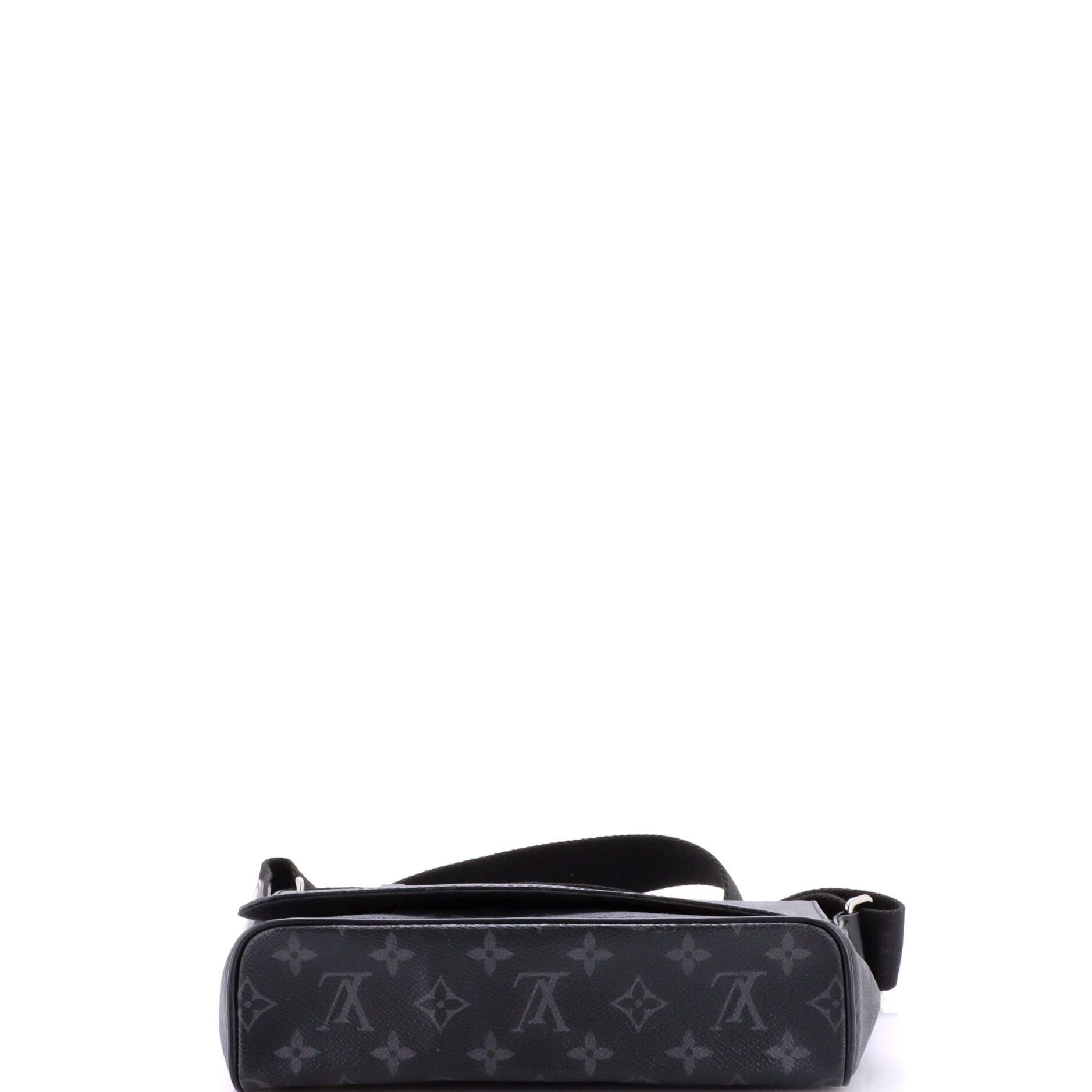Louis Vuitton District Messenger Bag Size ONE SIZE - 4 Thumbnail