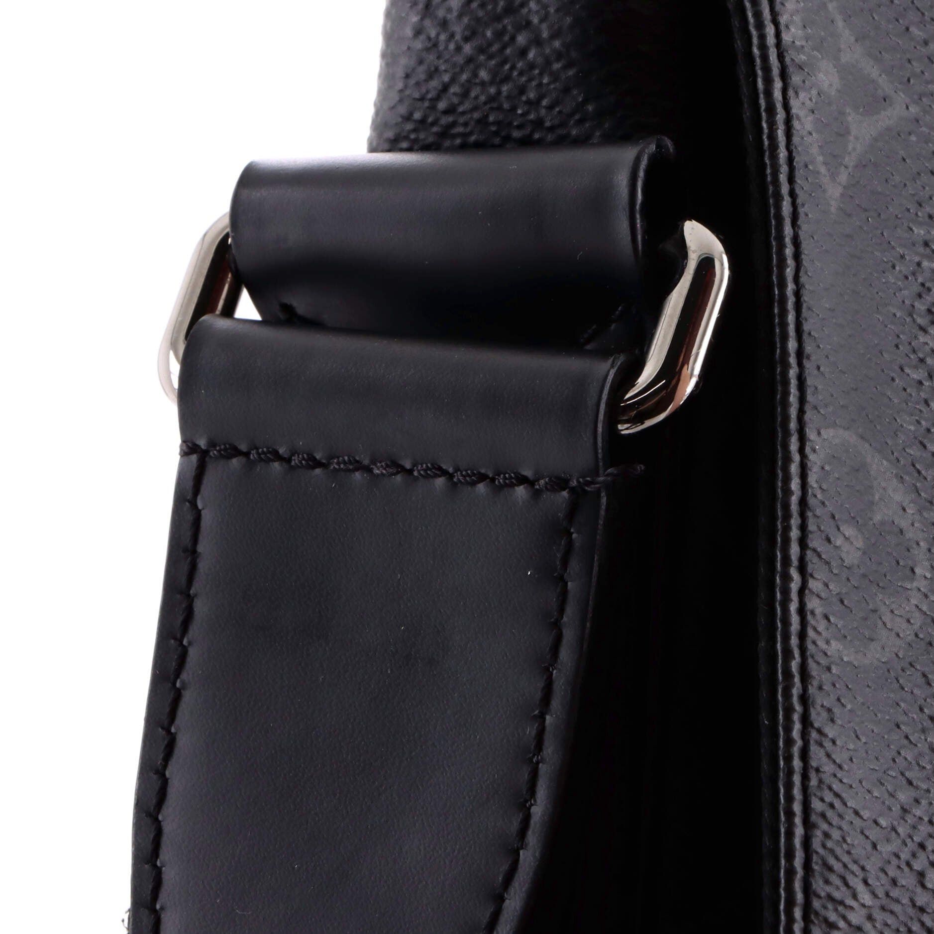 Louis Vuitton District Messenger Bag Size ONE SIZE - 7 Thumbnail
