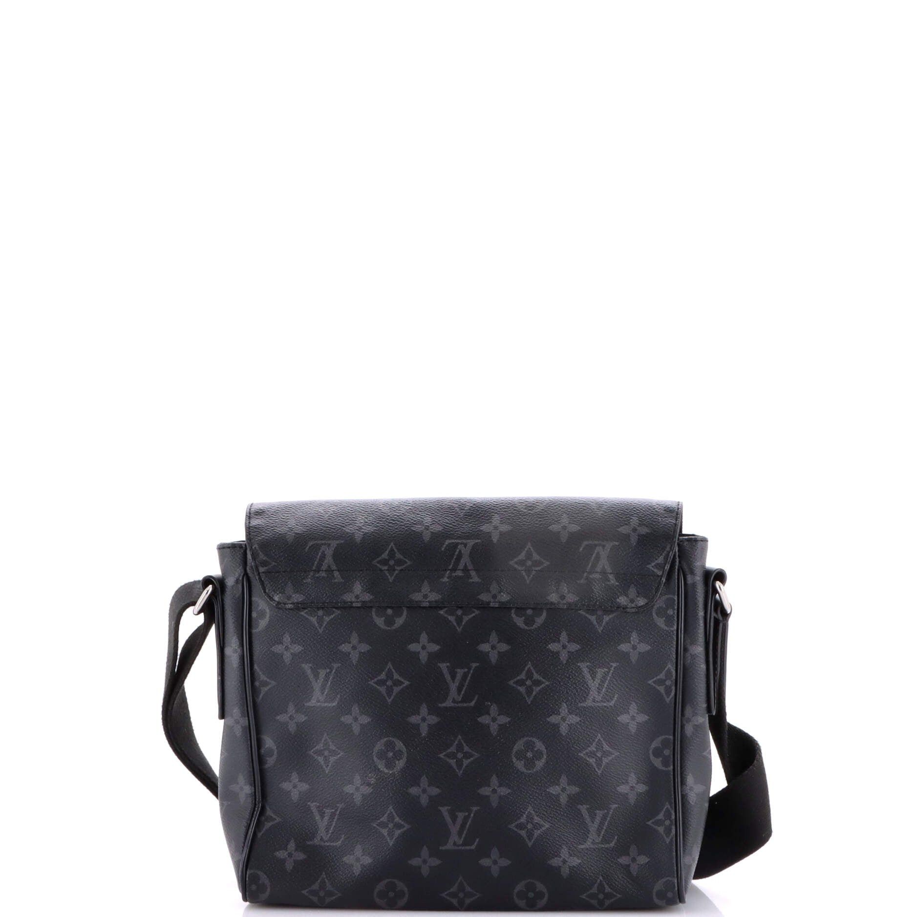Louis Vuitton District Messenger Bag Size ONE SIZE - 3 Thumbnail