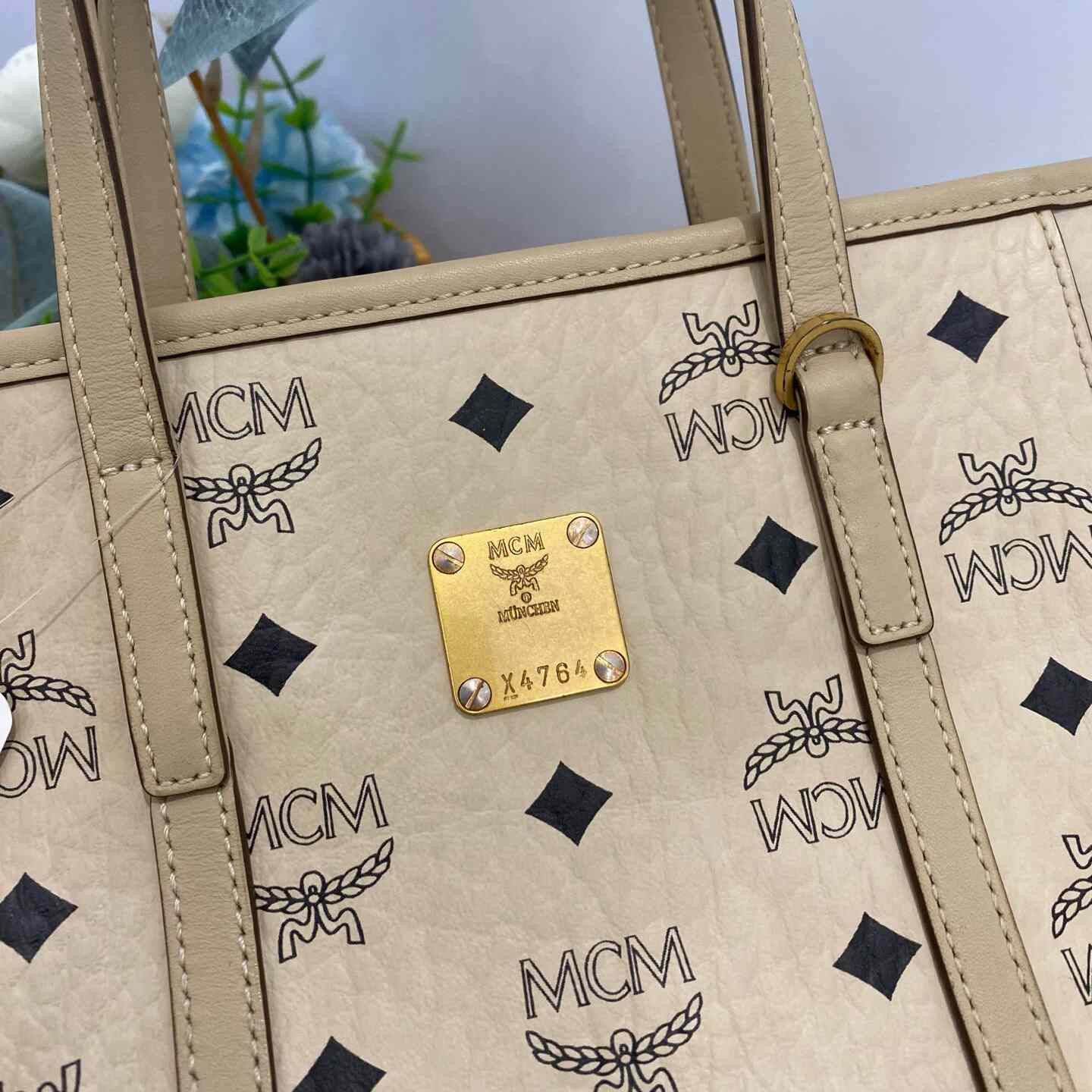 MCM Pre-loved Bag Very good condition Size ONE SIZE - 9 Thumbnail