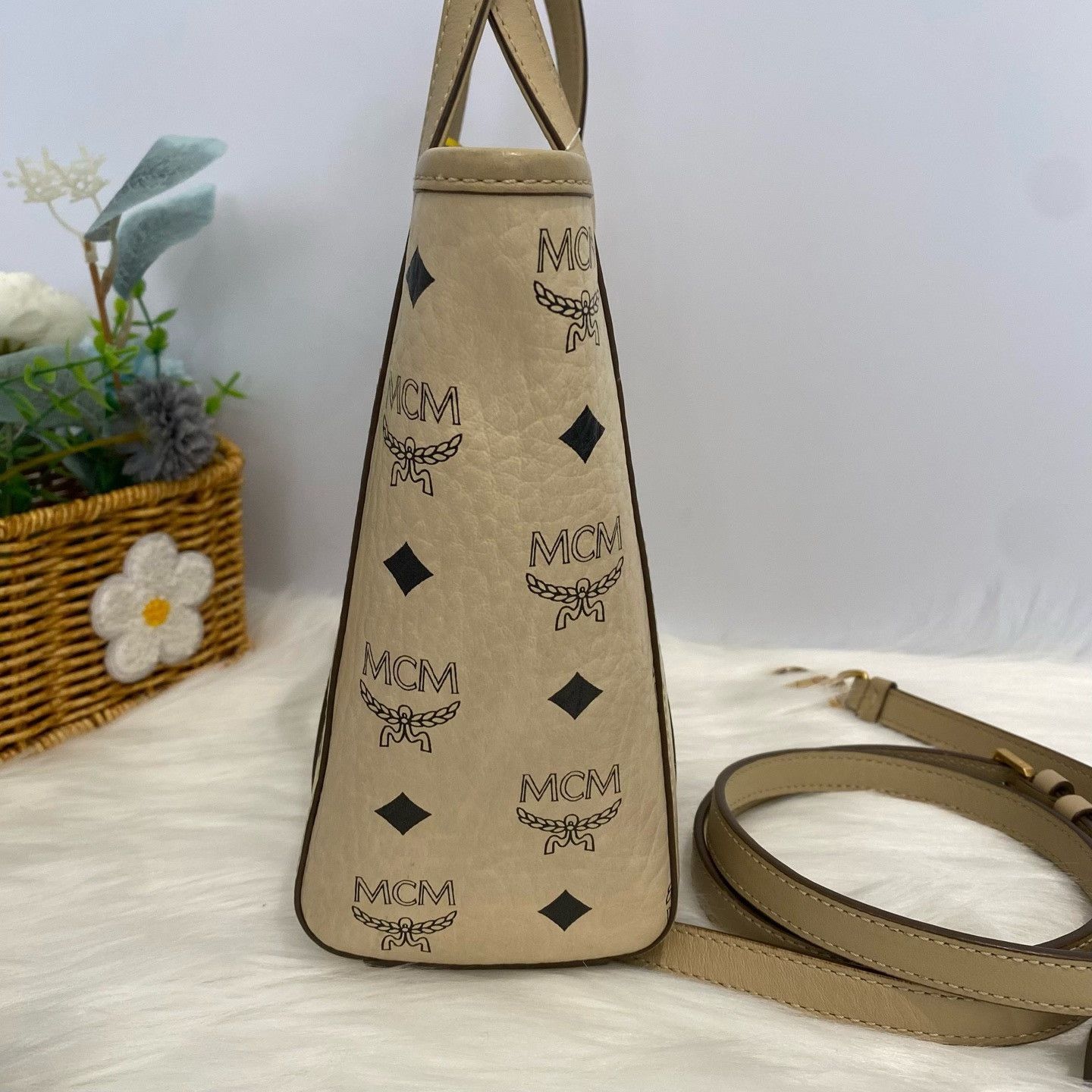 MCM Pre-loved Bag Very good condition Size ONE SIZE - 2 Thumbnail