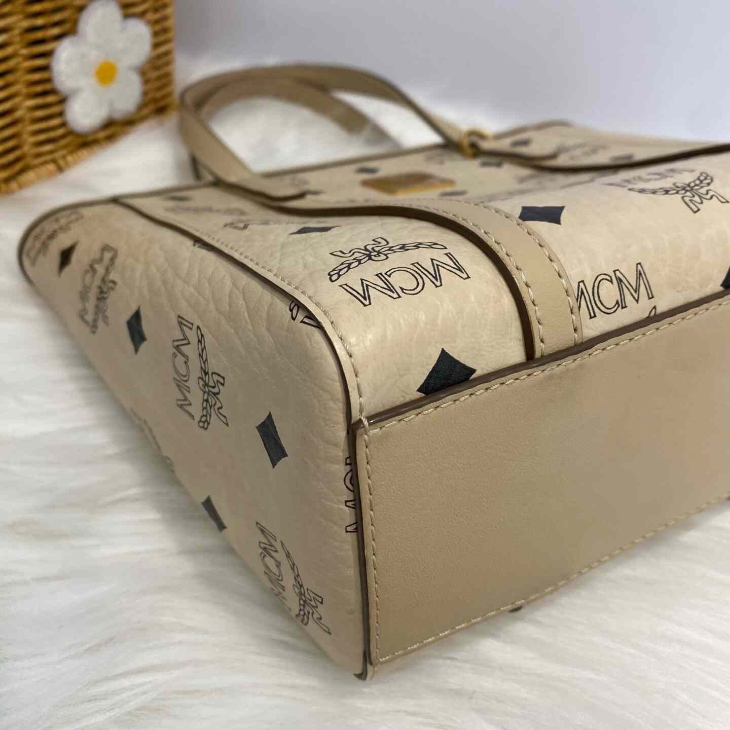 MCM Pre-loved Bag Very good condition Size ONE SIZE - 6 Thumbnail