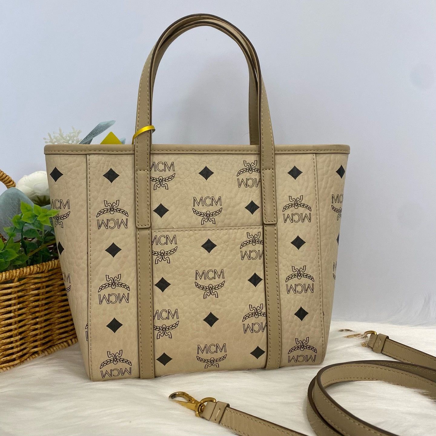 MCM Pre-loved Bag Very good condition Size ONE SIZE - 3 Thumbnail