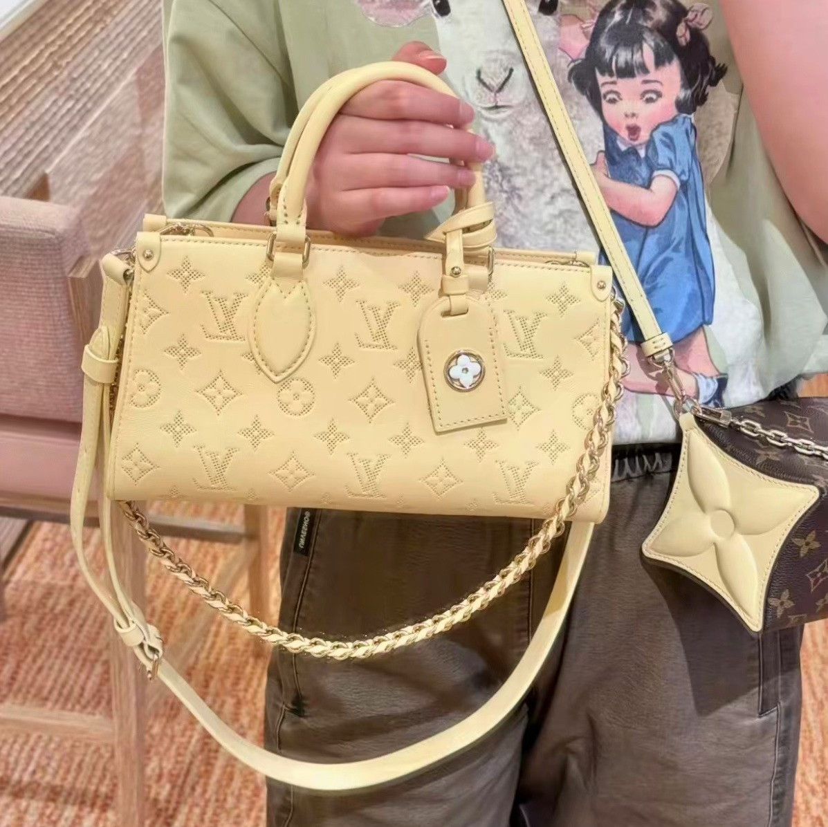 Louis Vuitton Pre-loved Bag Very good condition Size ONE SIZE - 4 Thumbnail